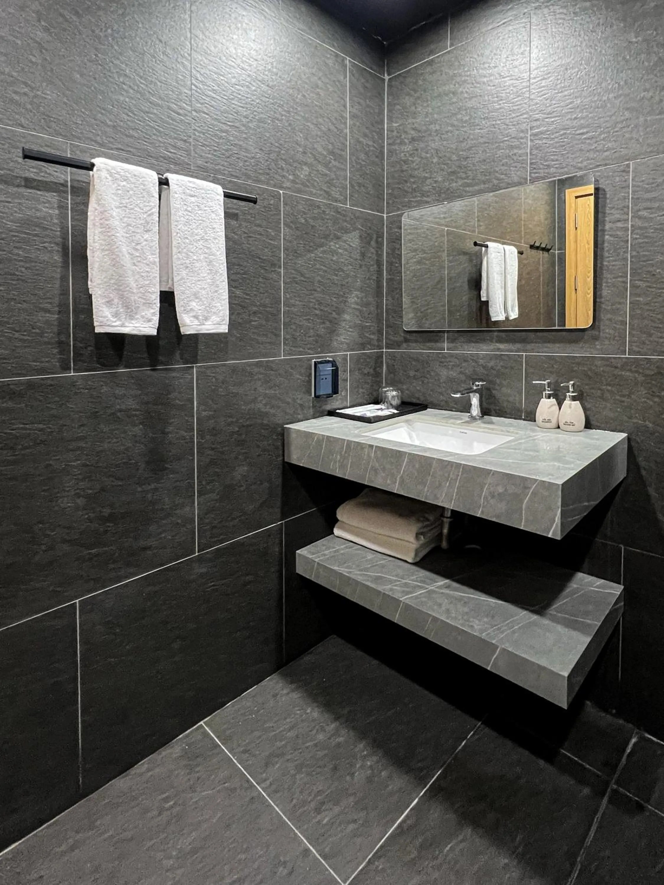 Shower in Lều Vịt Homestay Hải Phòng