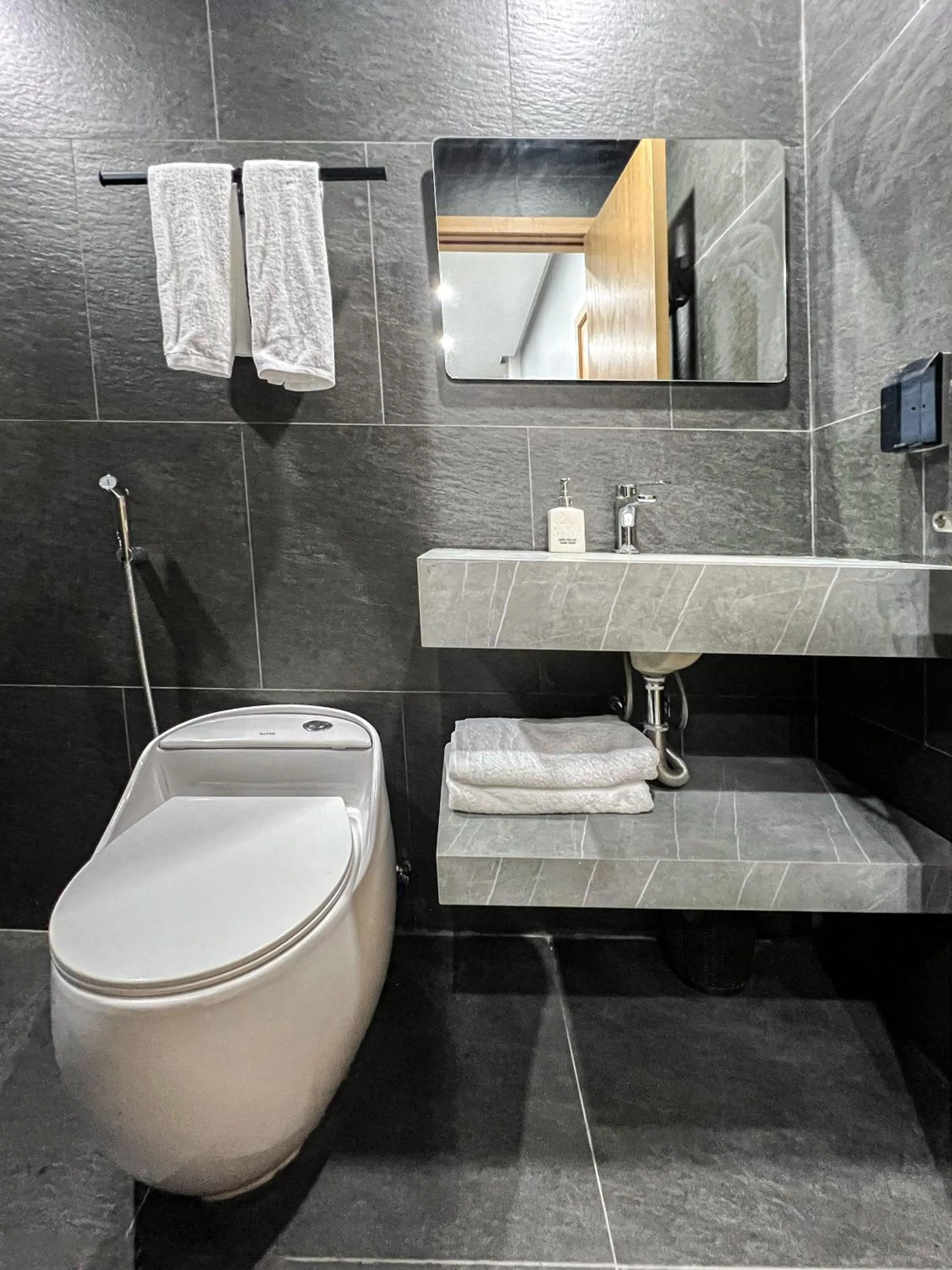 Shower in Lều Vịt Homestay Hải Phòng