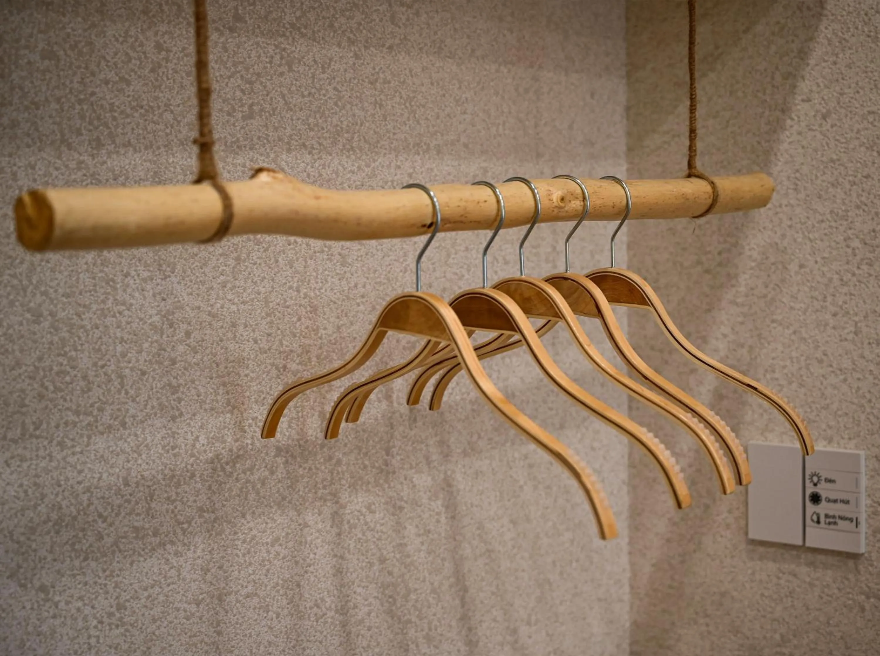 wardrobe in Lều Vịt Homestay Hải Phòng