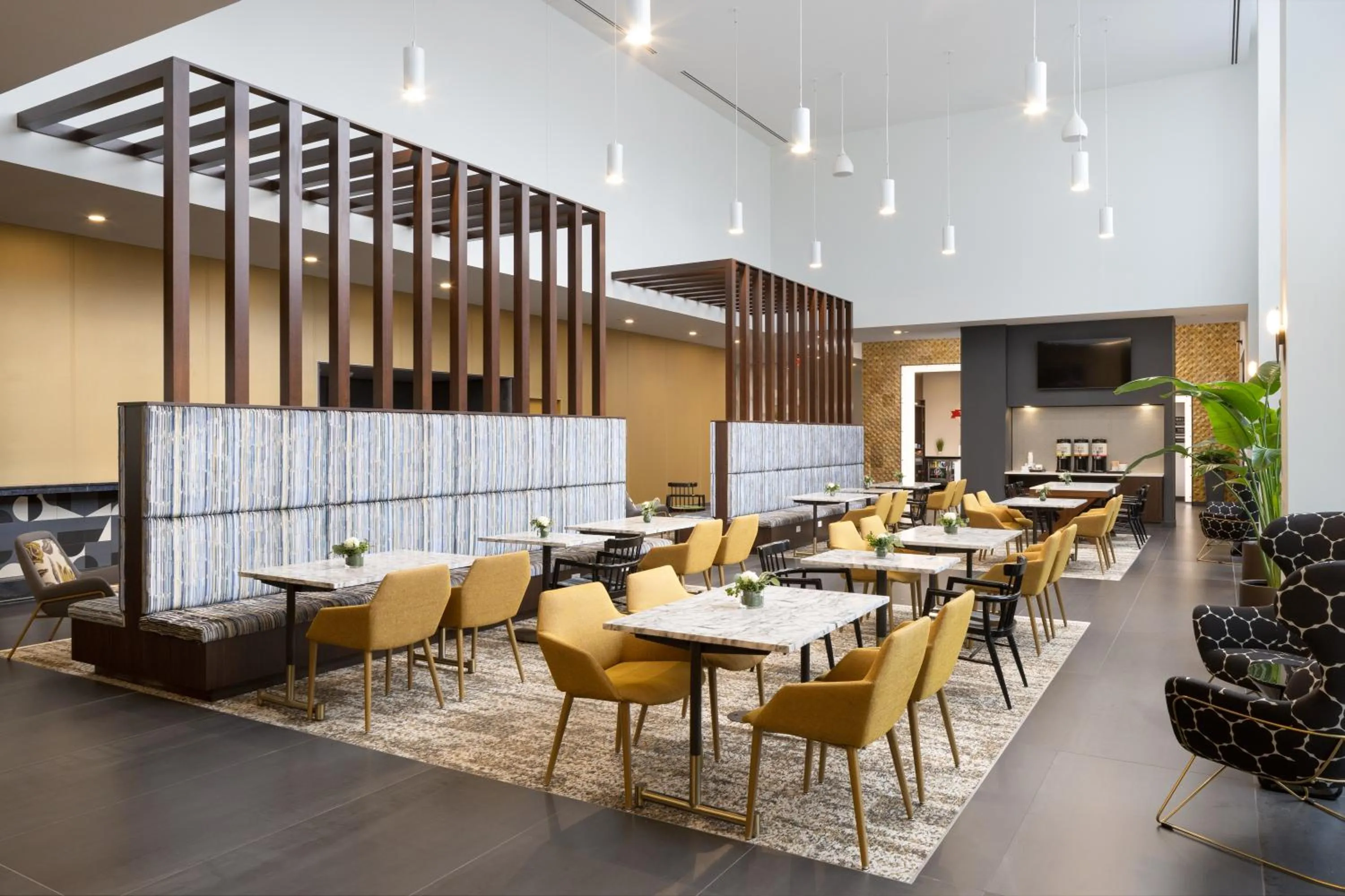 Restaurant/places to eat in Hampton Inn & Suites Rochester Downtown