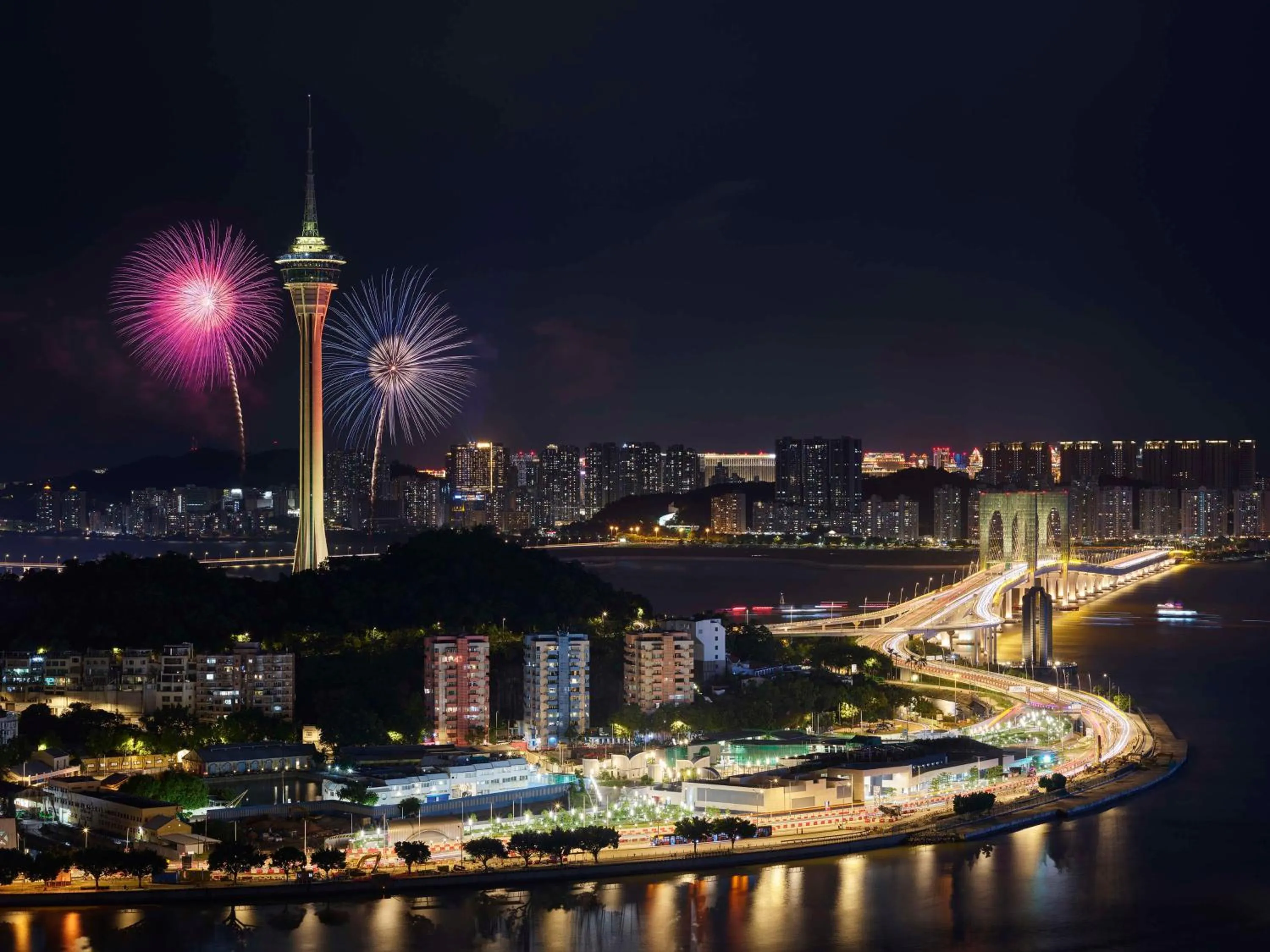 Night in Hilton Zhuhai