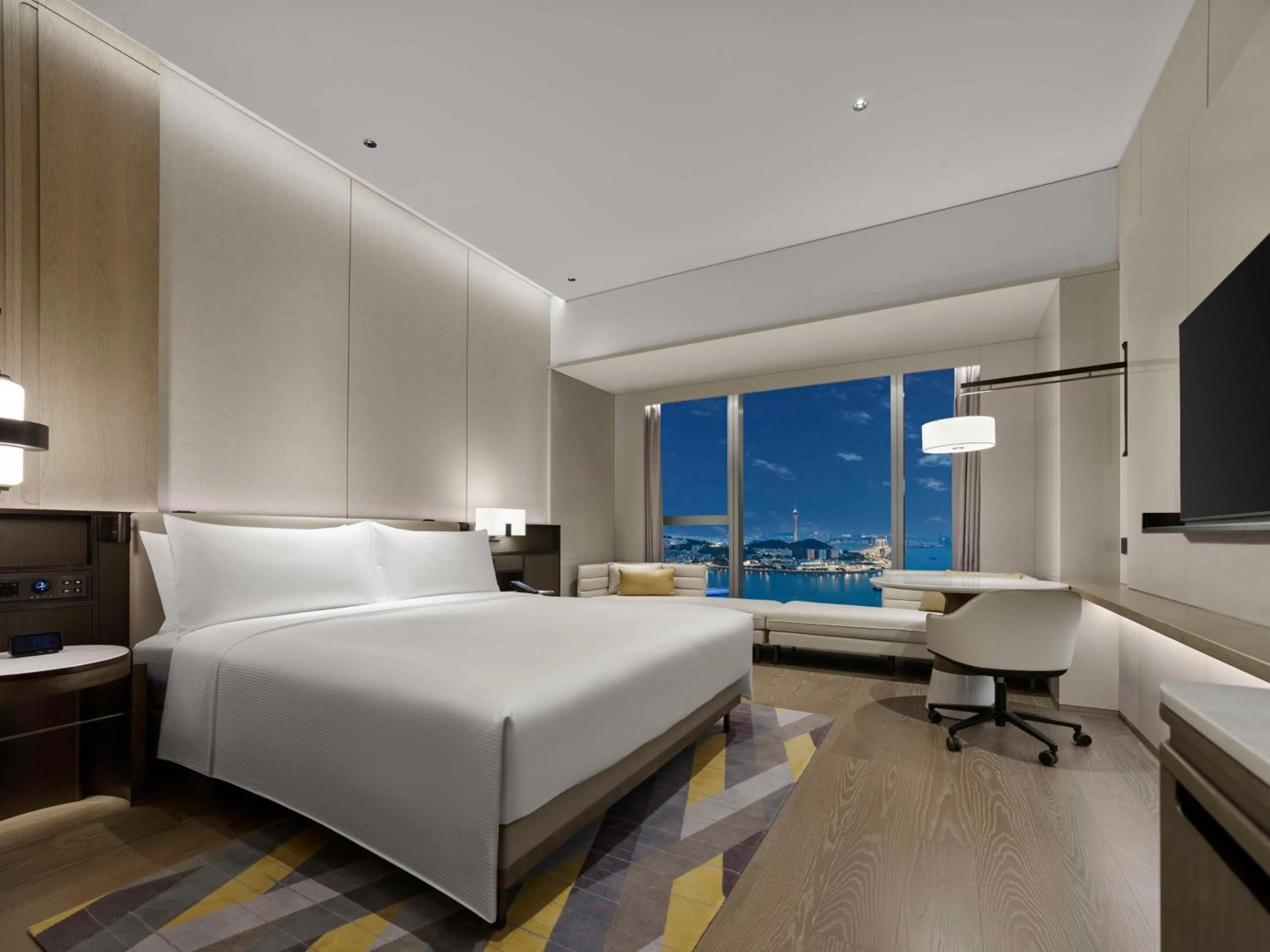 Bedroom, Bed in Hilton Zhuhai