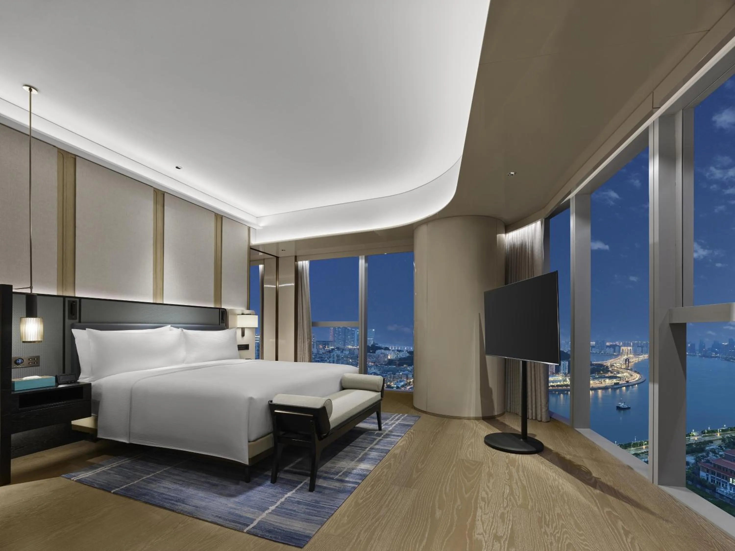 Bedroom, Bed in Hilton Zhuhai