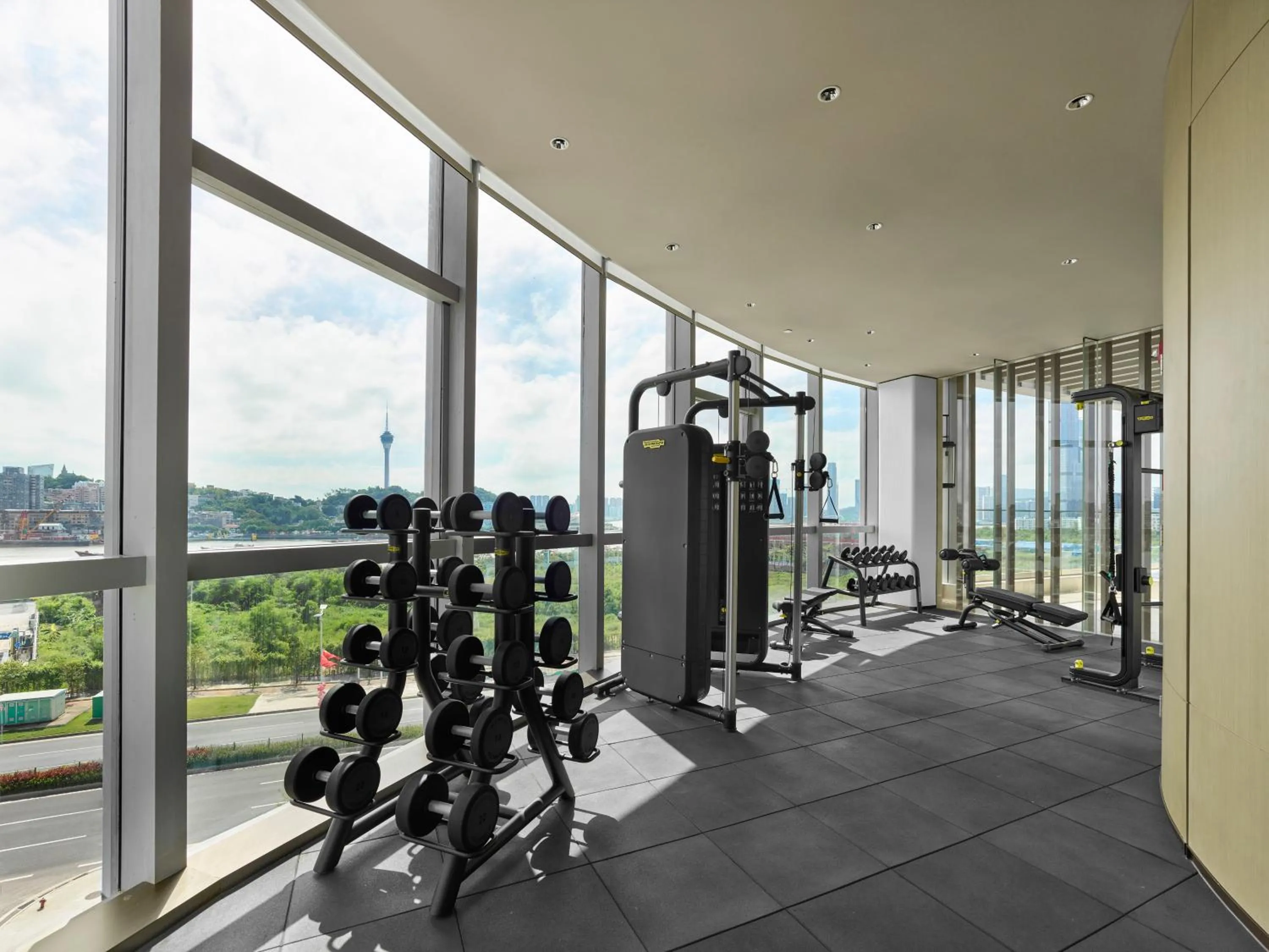 Fitness centre/facilities in Hilton Zhuhai