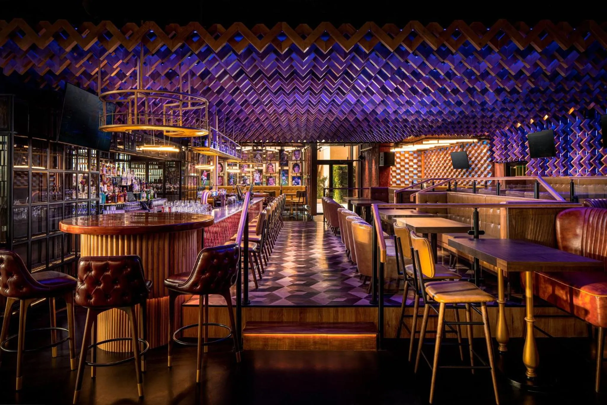 Lounge or bar in Holiday Inn & Suites - Dubai Science Park by IHG