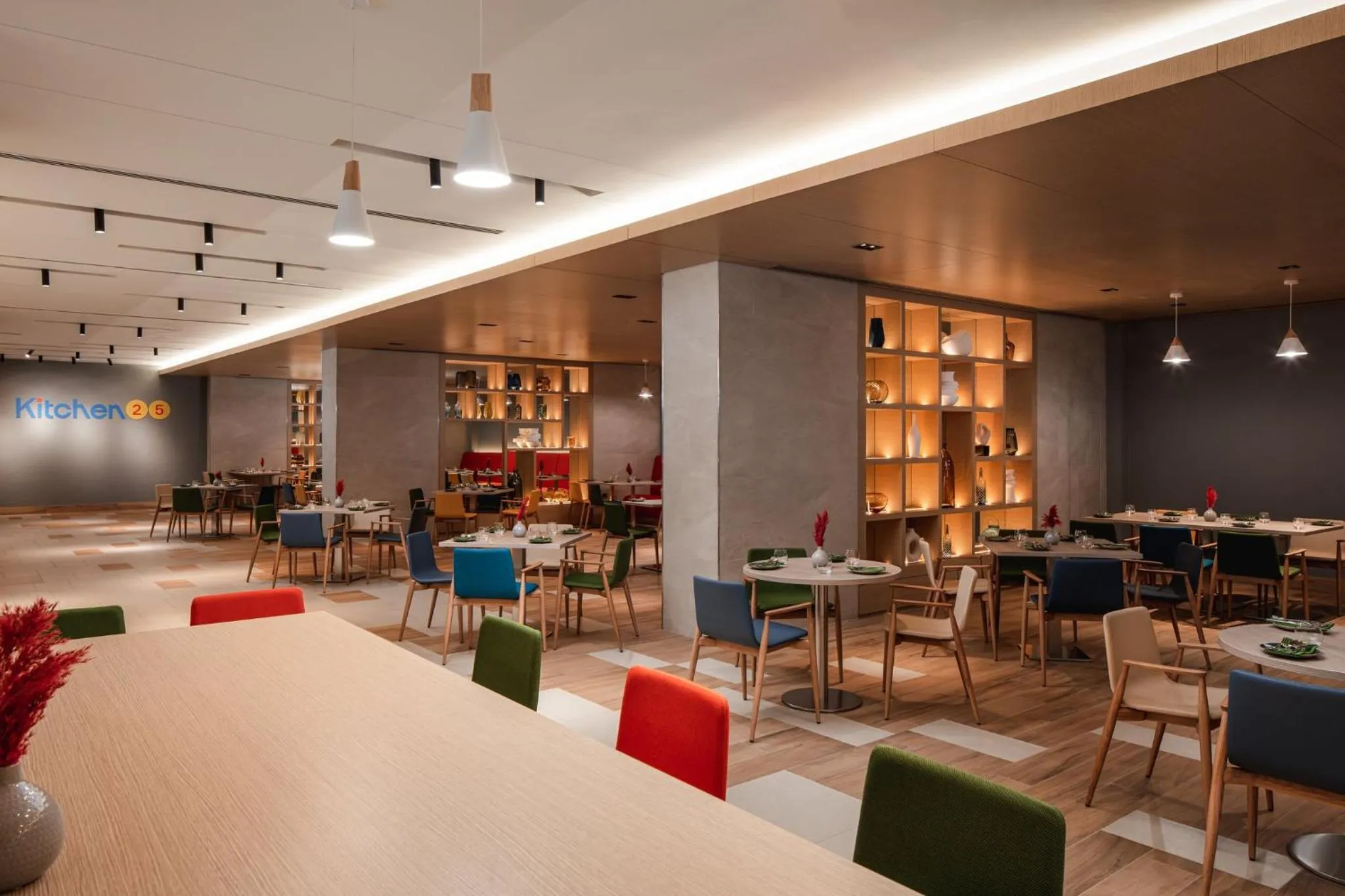 Restaurant/places to eat in Holiday Inn & Suites - Dubai Science Park by IHG