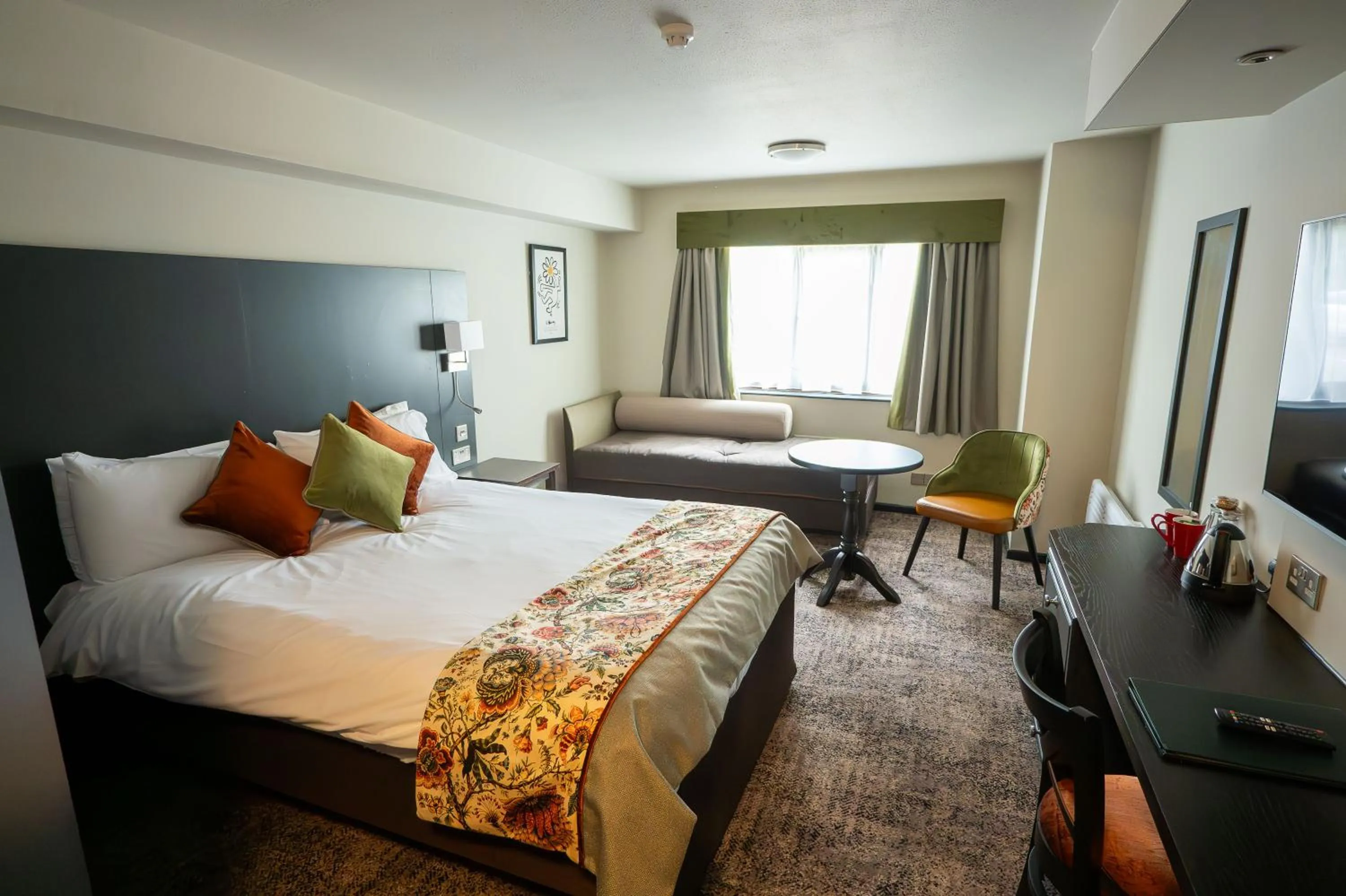 Photo of the whole room, Bed in Cat & Lion Country Pub and Hotel