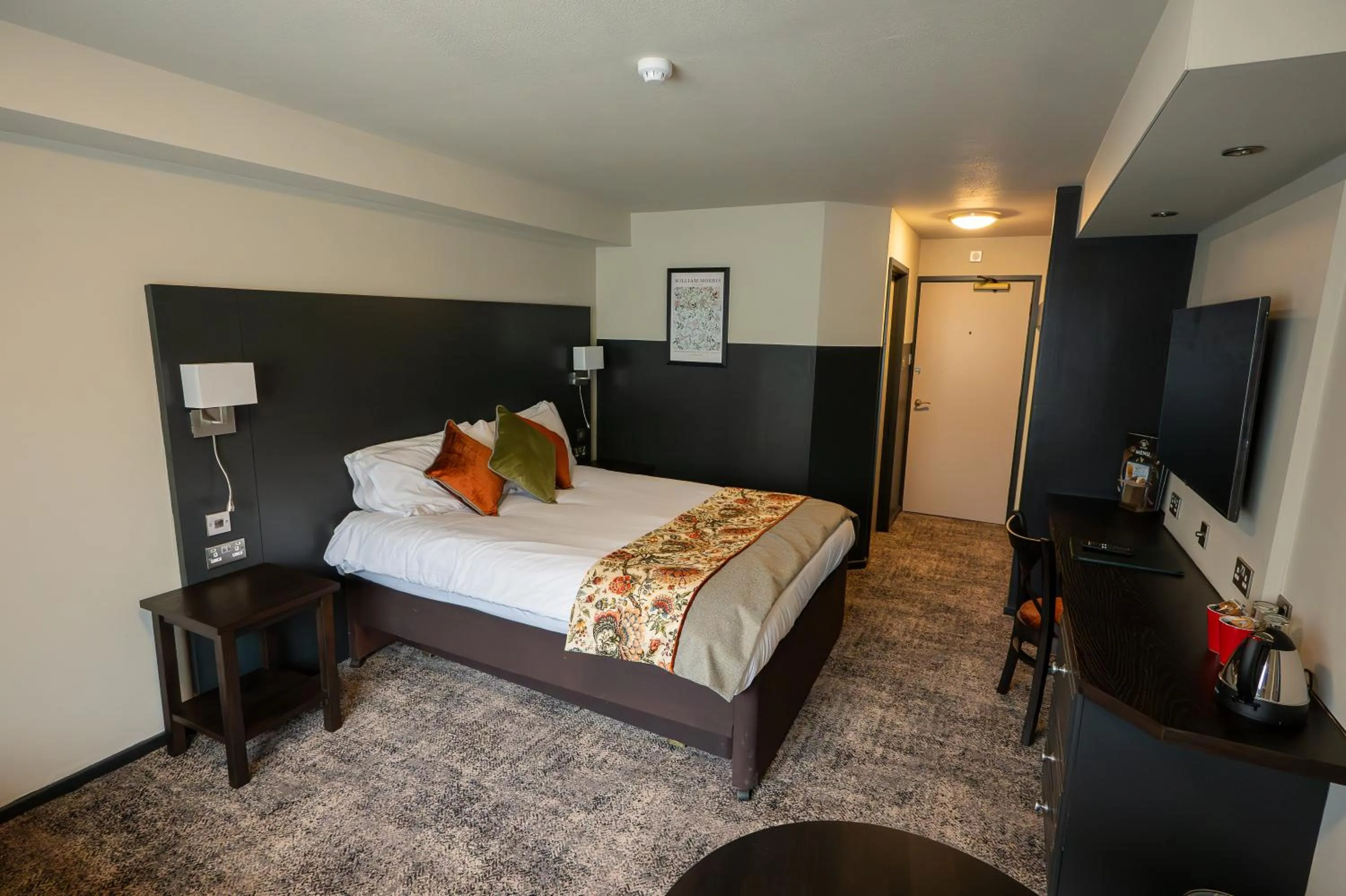 Photo of the whole room, Bed in Cat & Lion Country Pub and Hotel