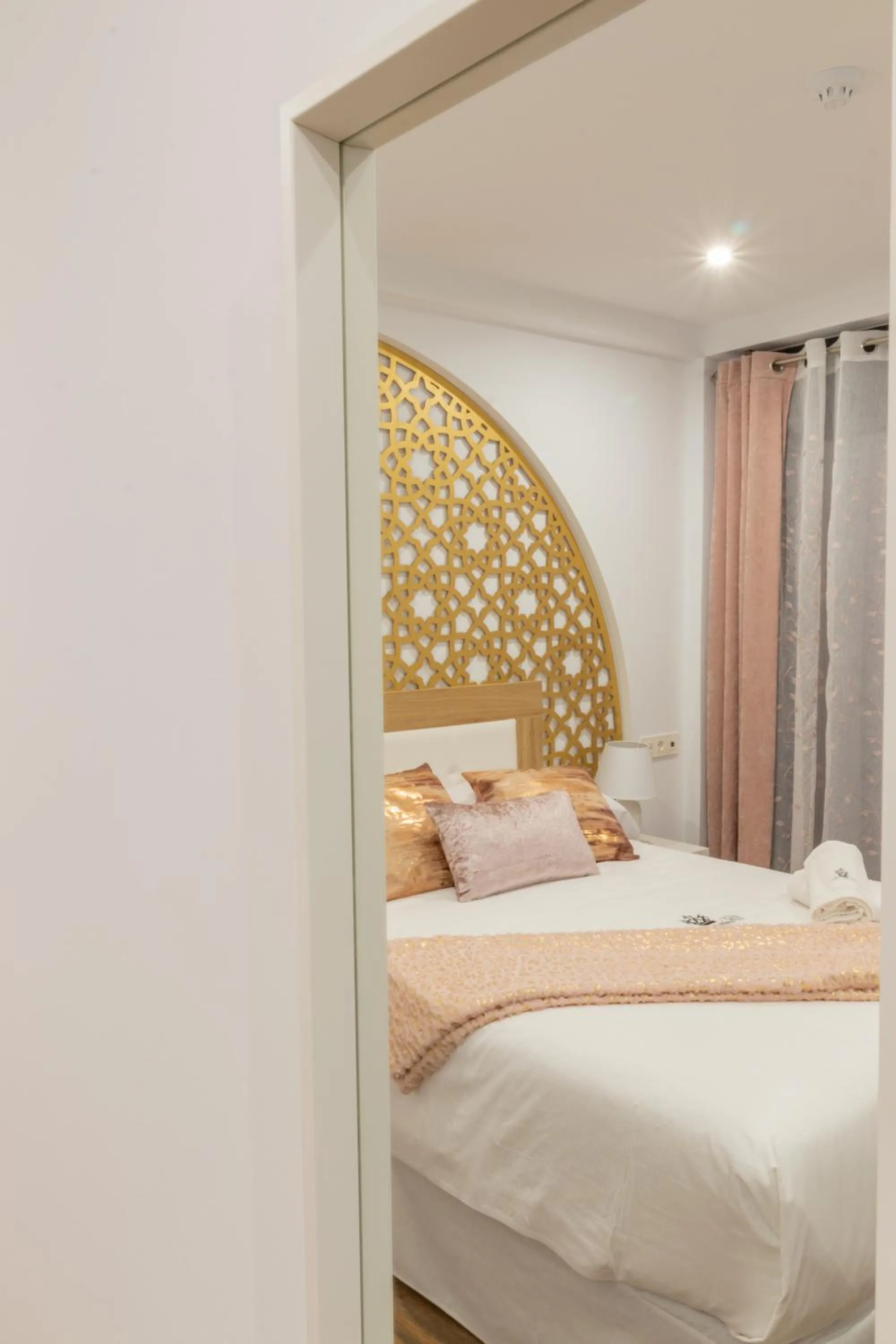 Bed in Hotel Reina Aixa