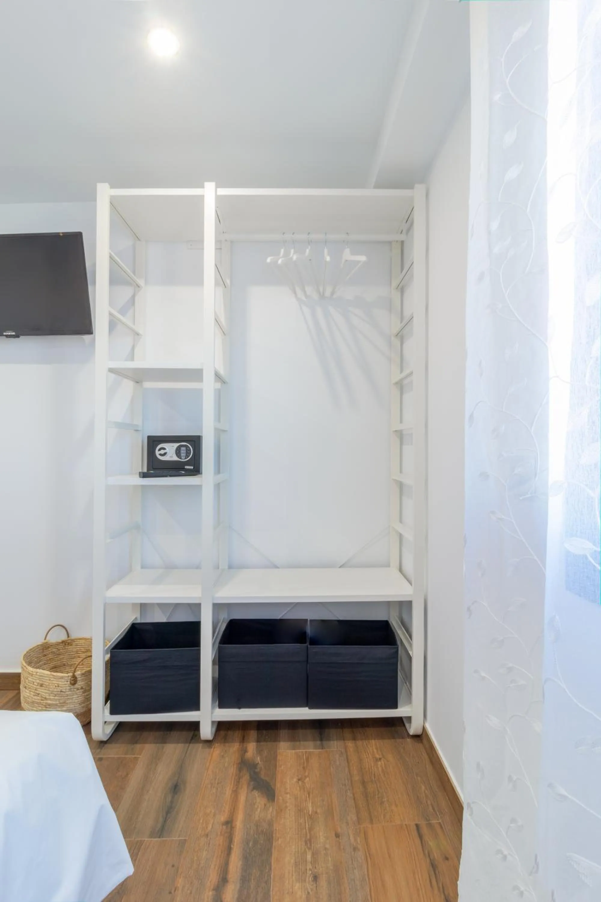 Bed in Hotel Reina Aixa