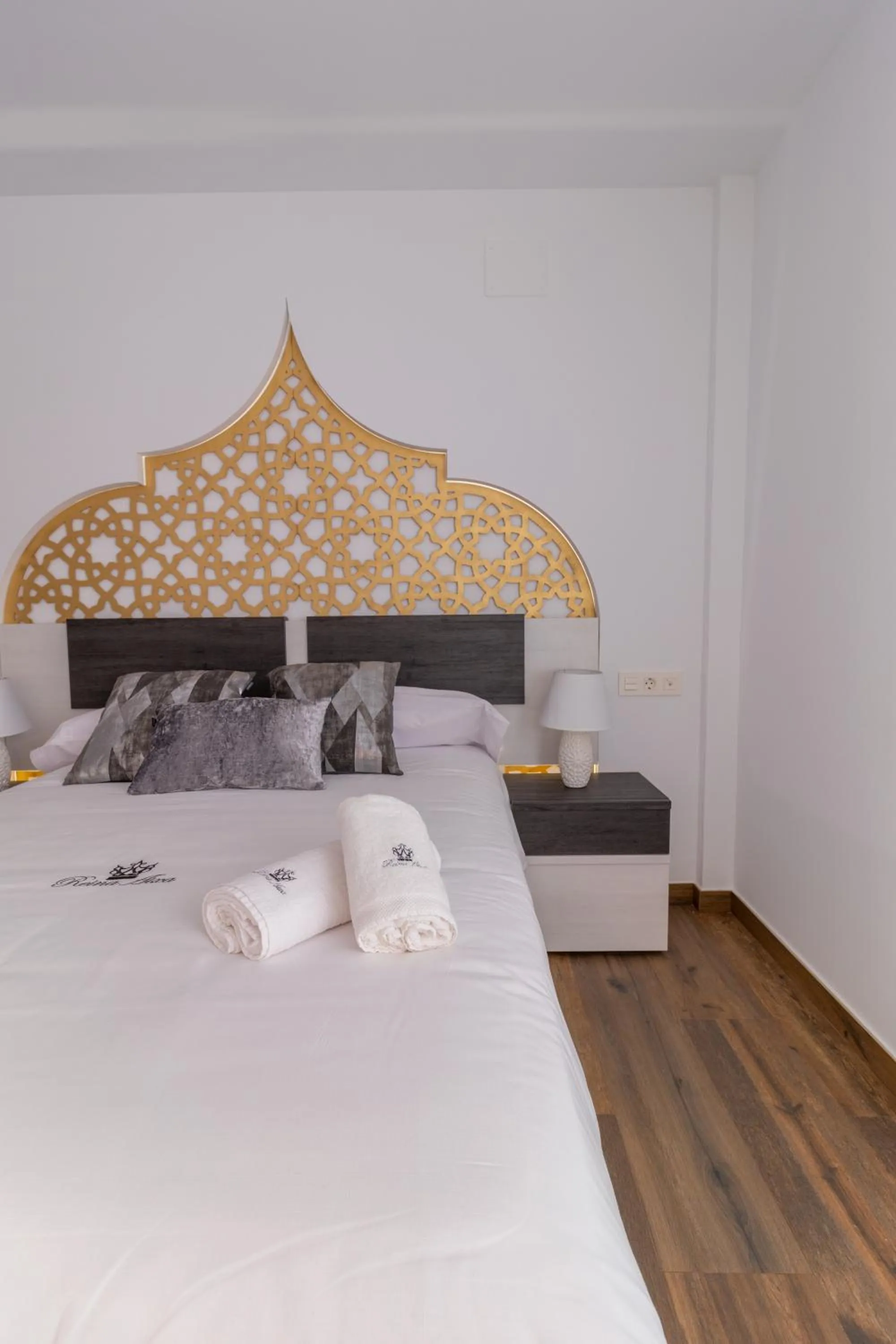 Bed in Hotel Reina Aixa