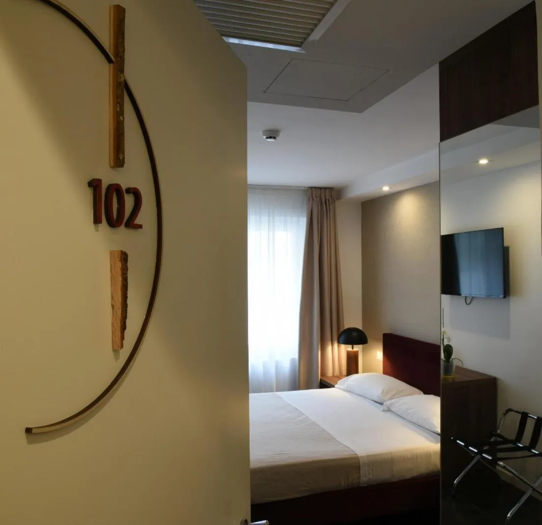 View (from property/room), Bed in Outside Boutique Hotel