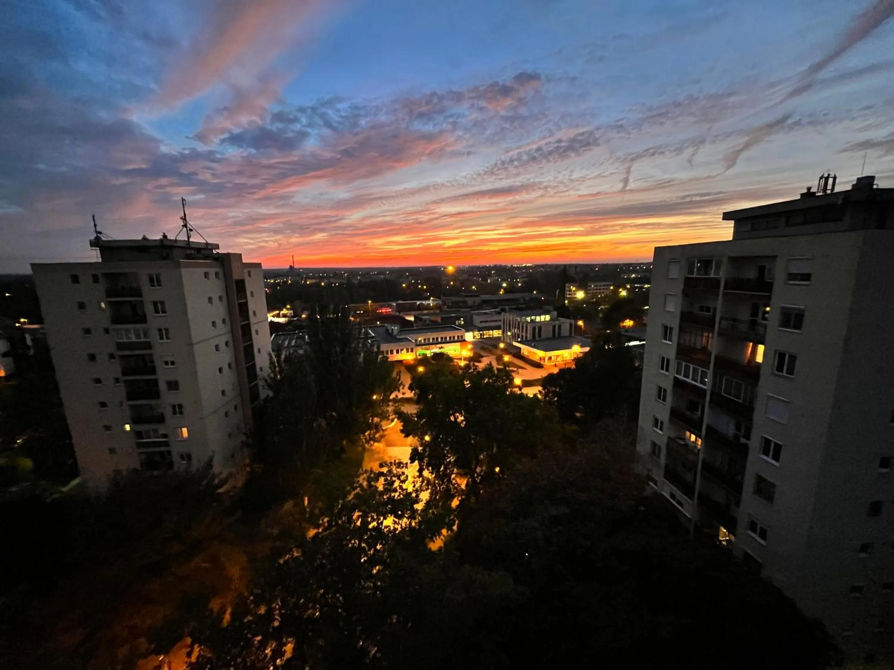 Monos Apartman