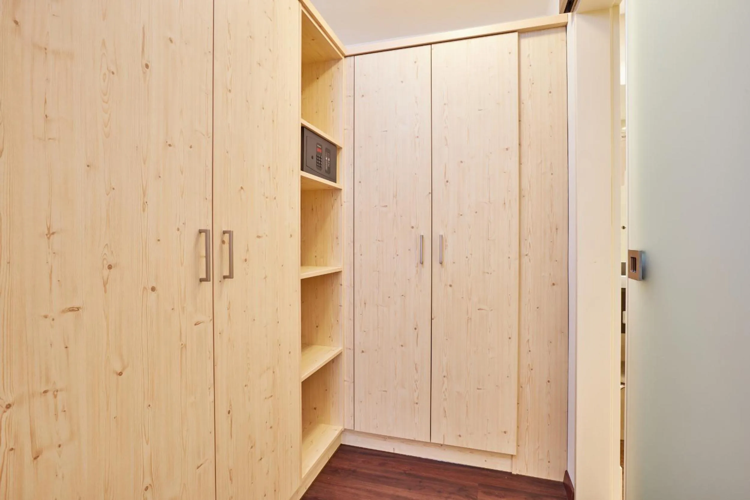 wardrobe in Zum Turm - Apartments und Gästezimmer
