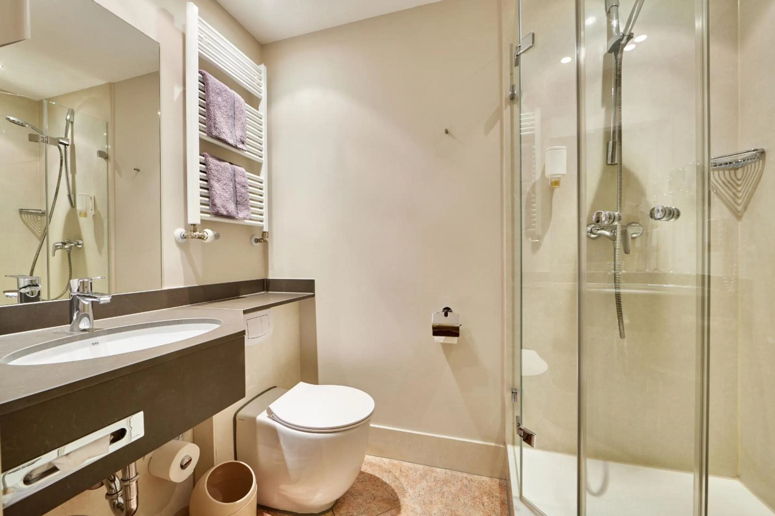 Bathroom in Zum Turm - Apartments und Gästezimmer