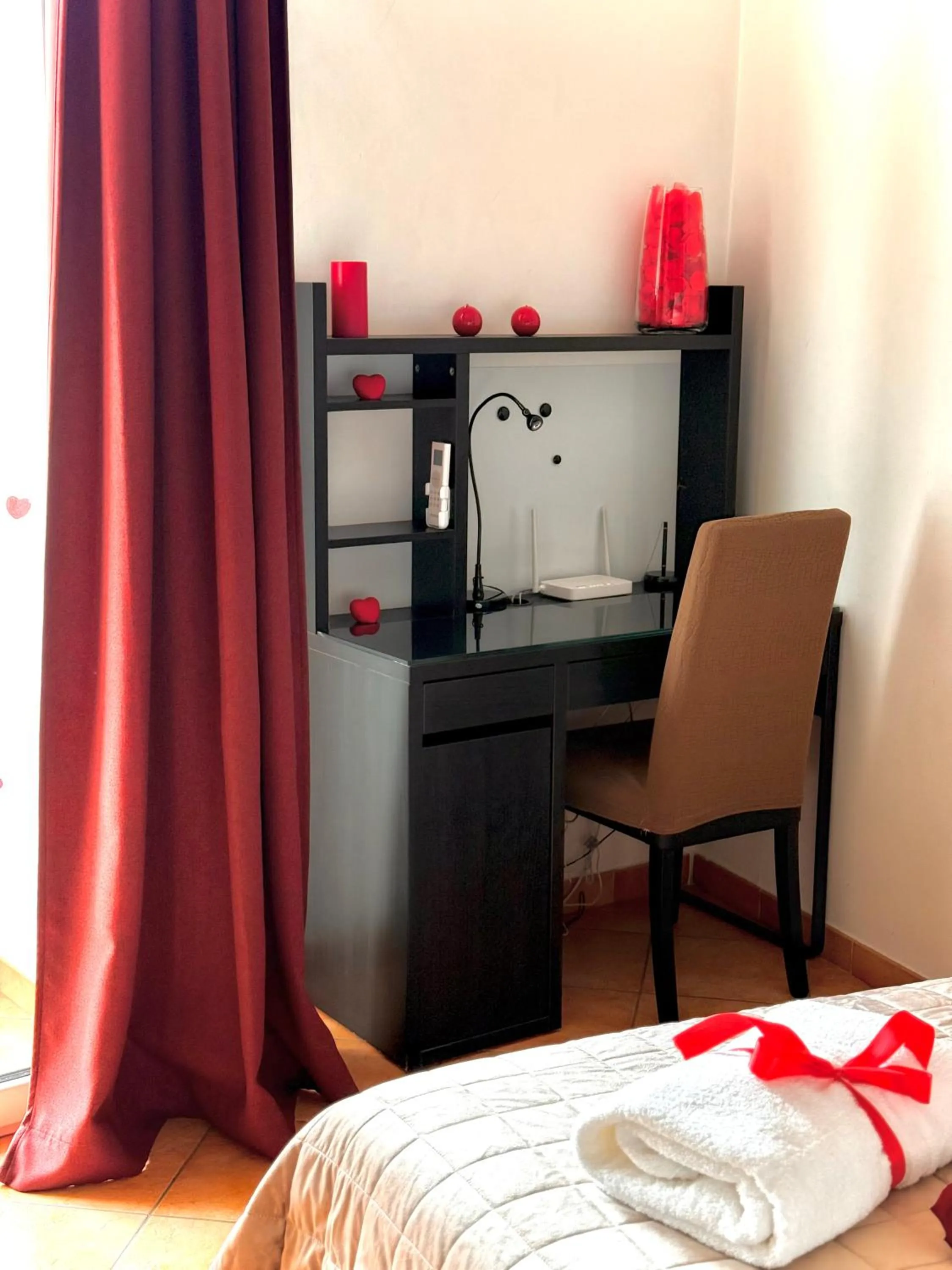 Seating area, Bed in Vanvitelli Home