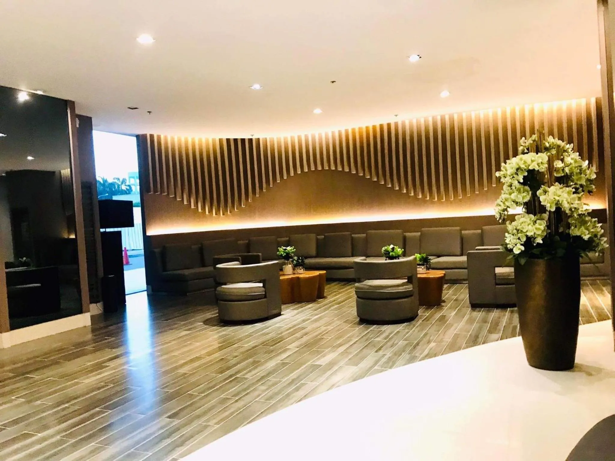 Shore Residence condotel,Pasay city Philippines