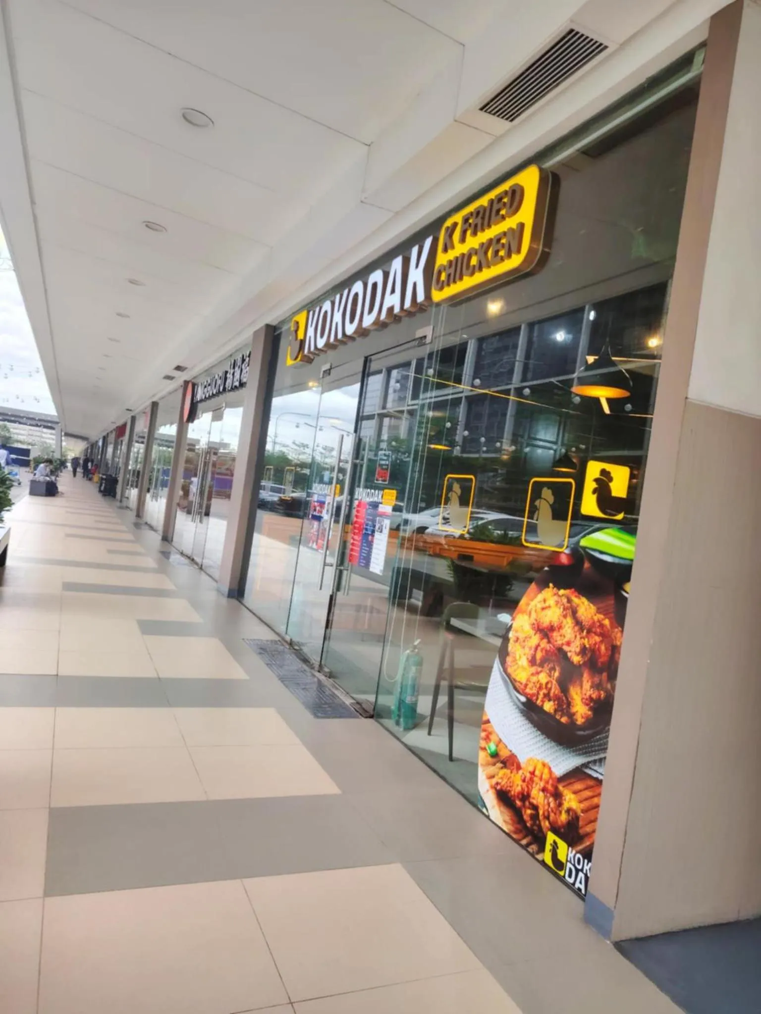 Restaurant/places to eat in Shore Residence condotel,Pasay city Philippines