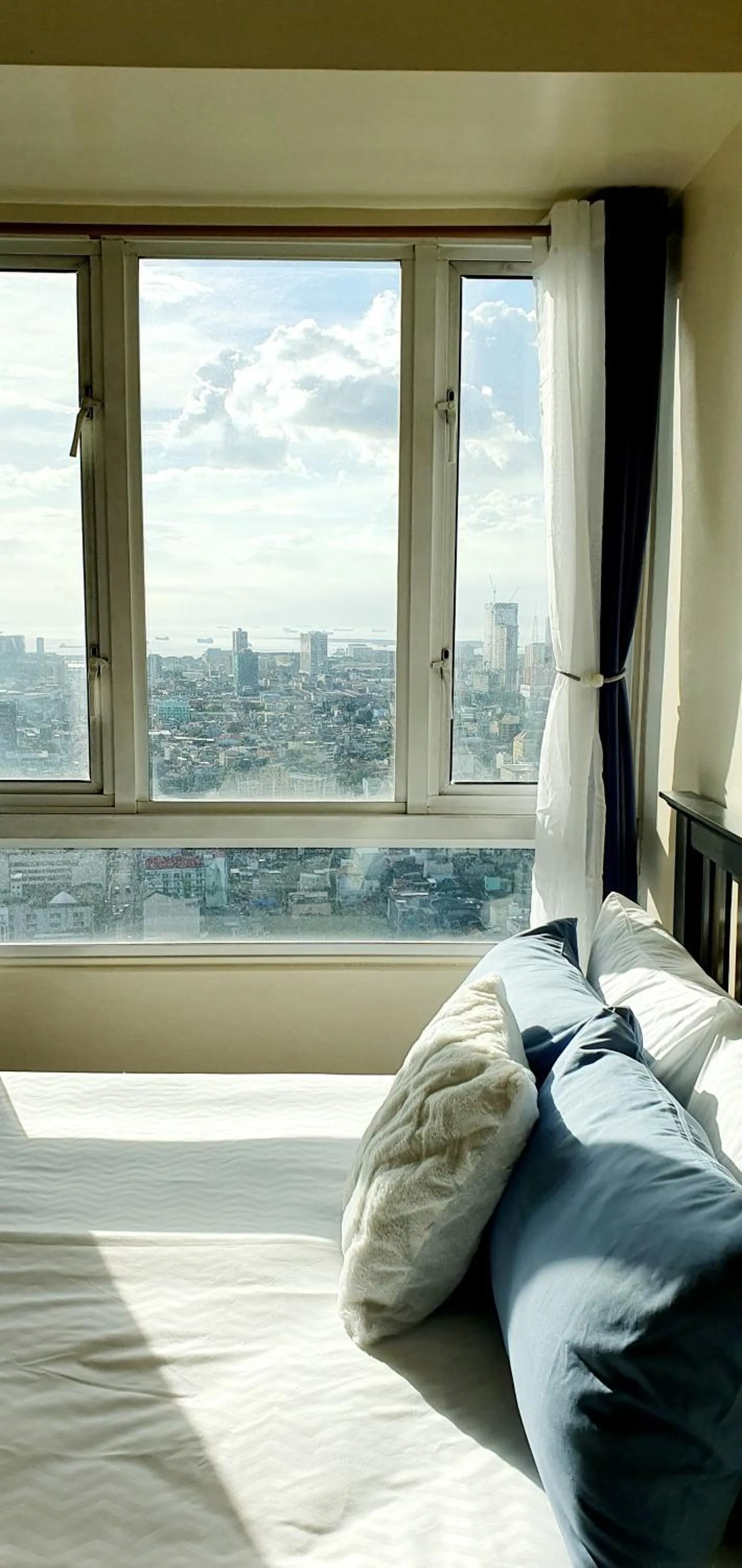 Bed in Sea-Sky Perch Suite