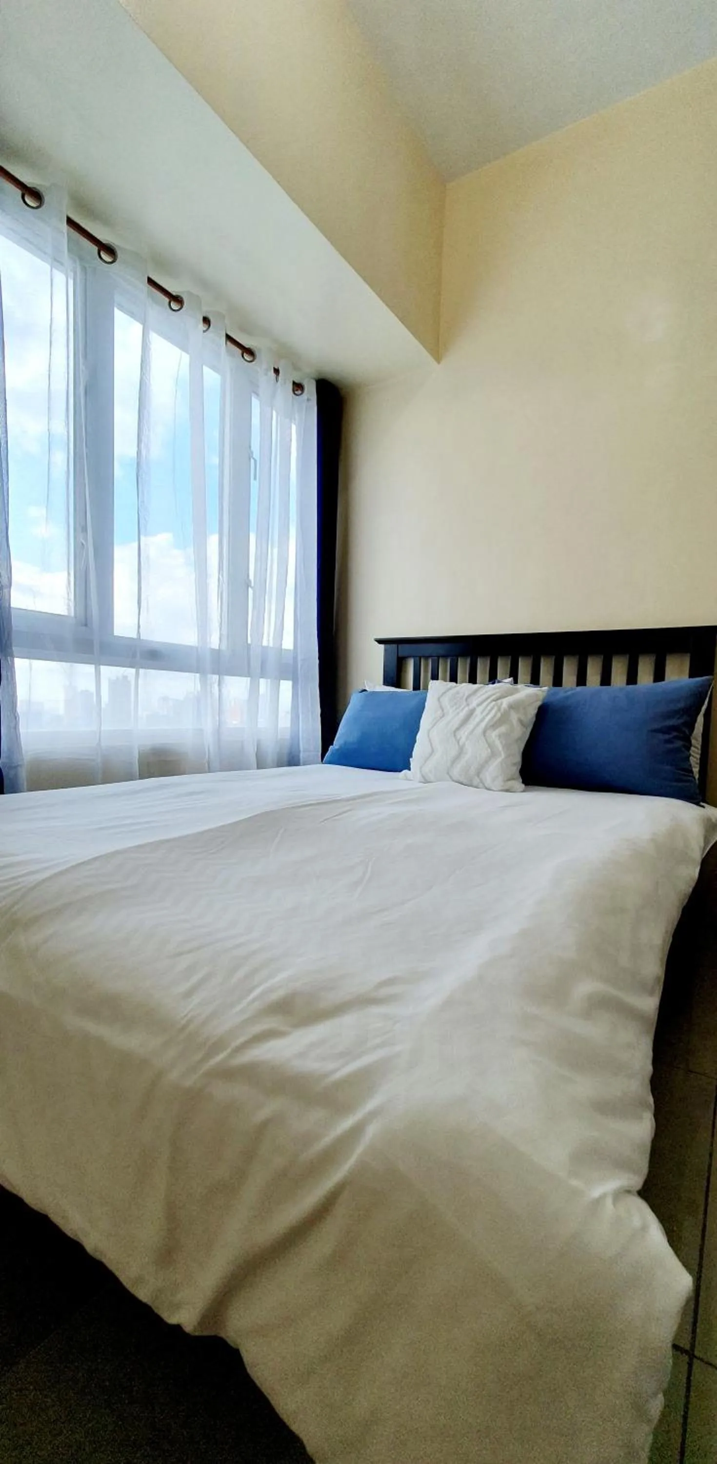 Bed in Sea-Sky Perch Suite