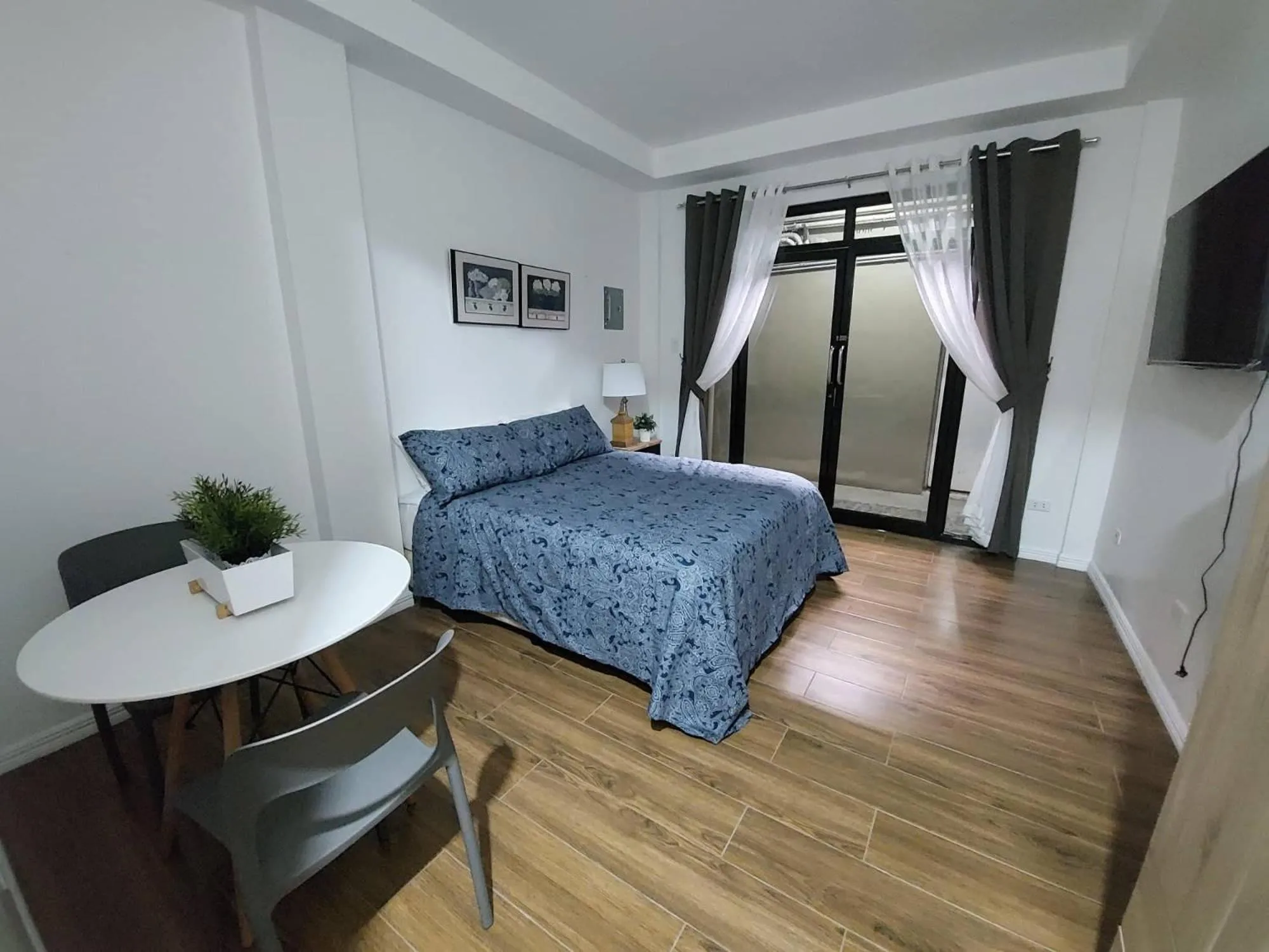 Bed in Regal425 Condotel