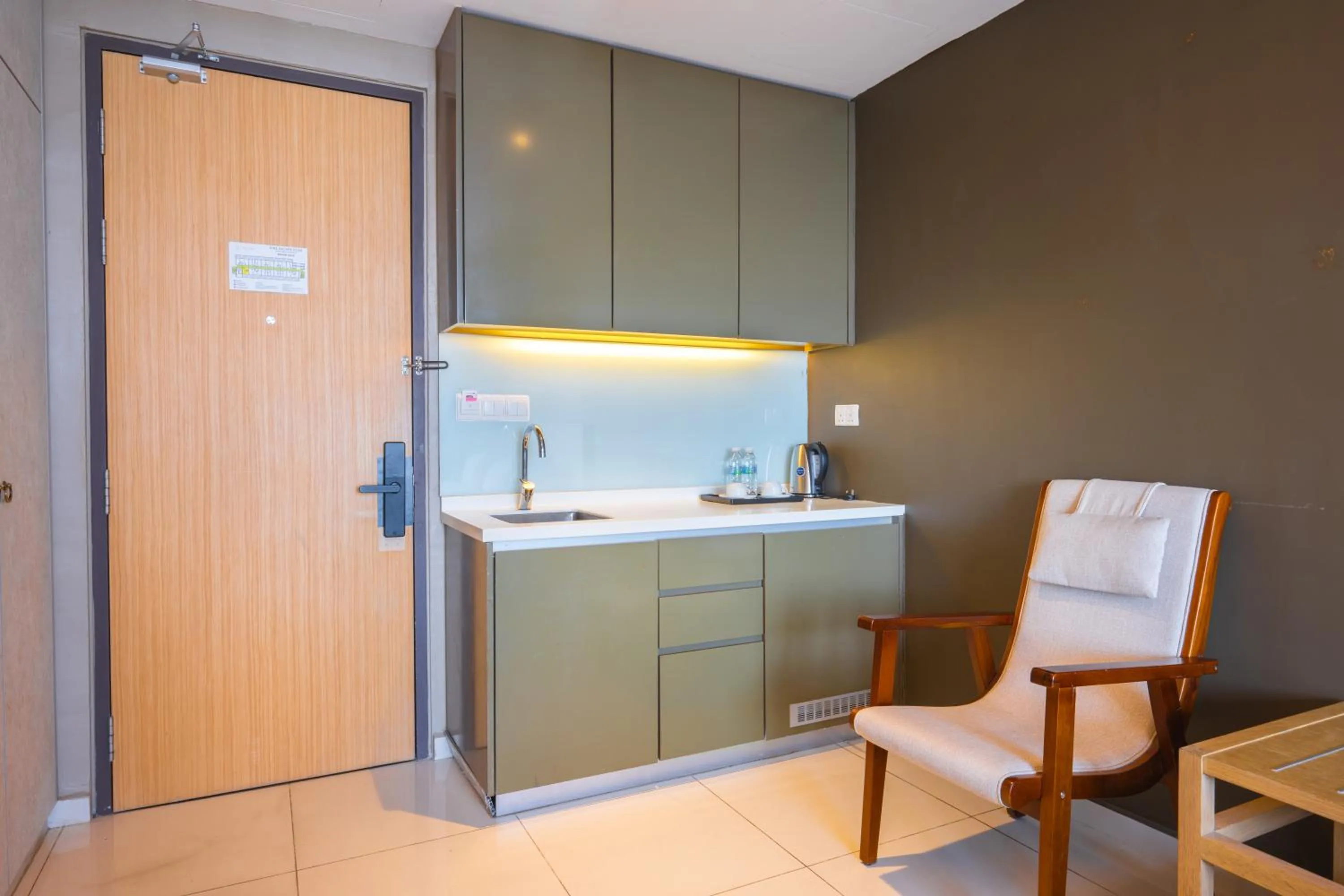 Seating area in Greystone 99 Suites