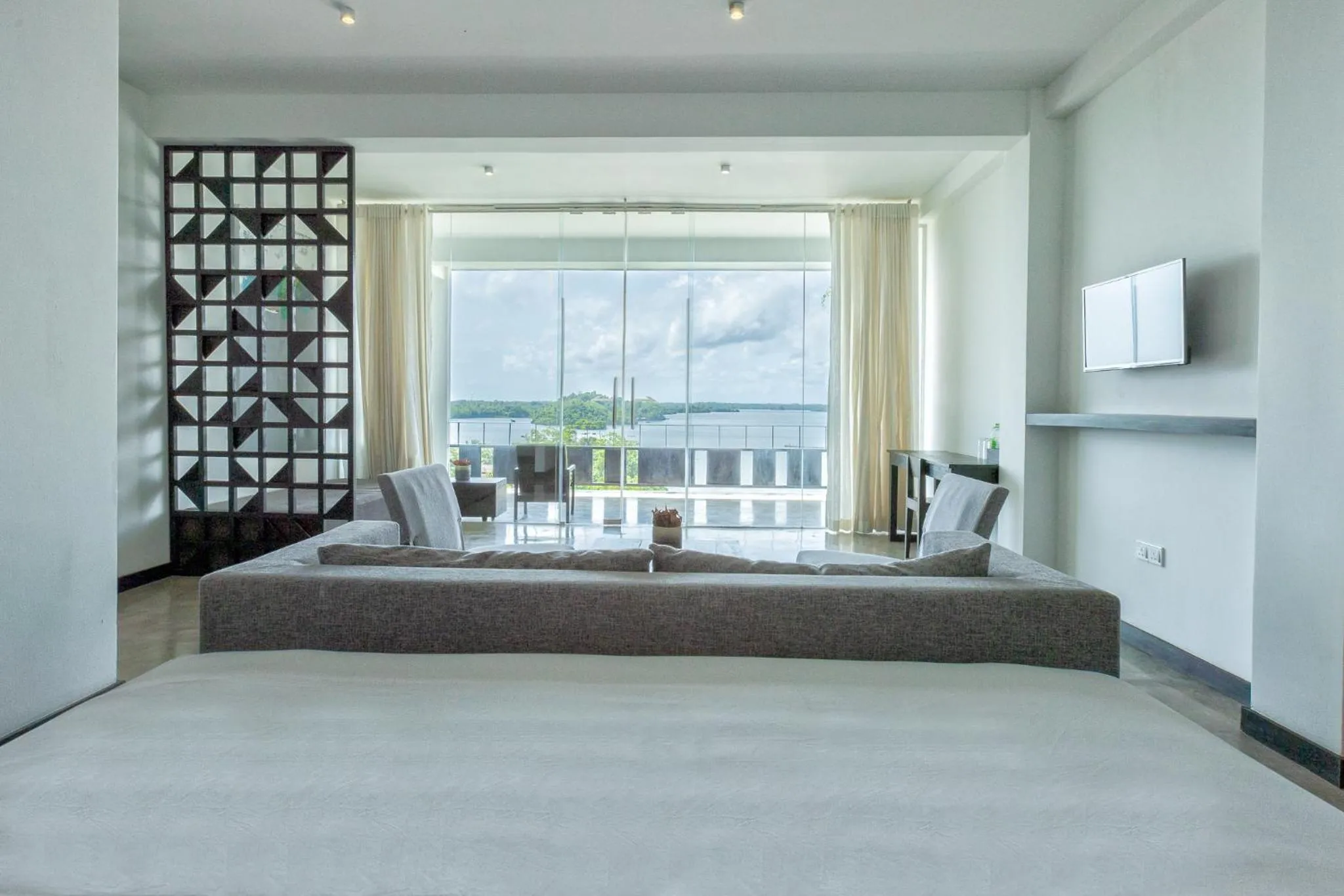 Bed in Splendour Residence