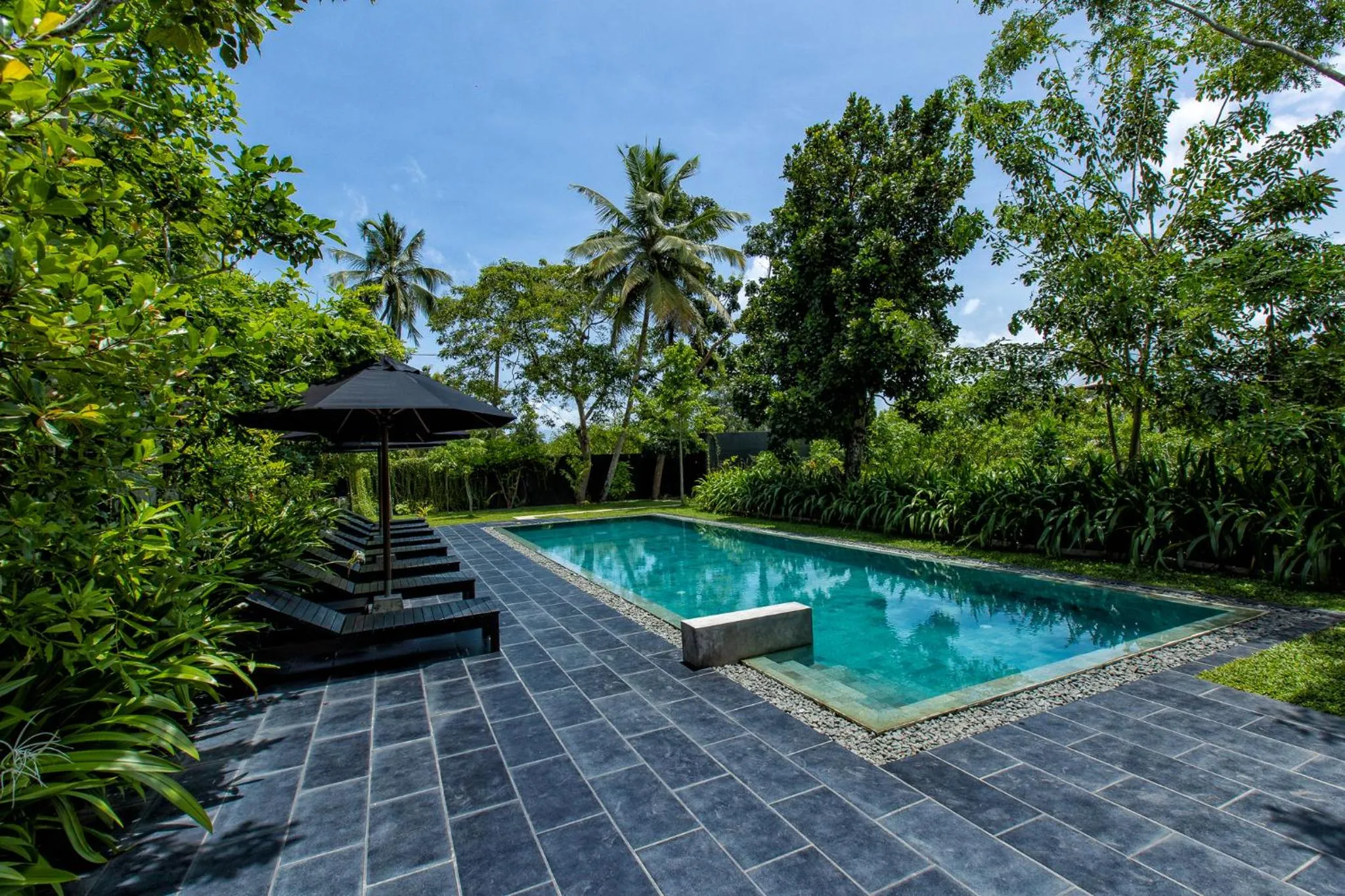 Swimming pool in Splendour Residence