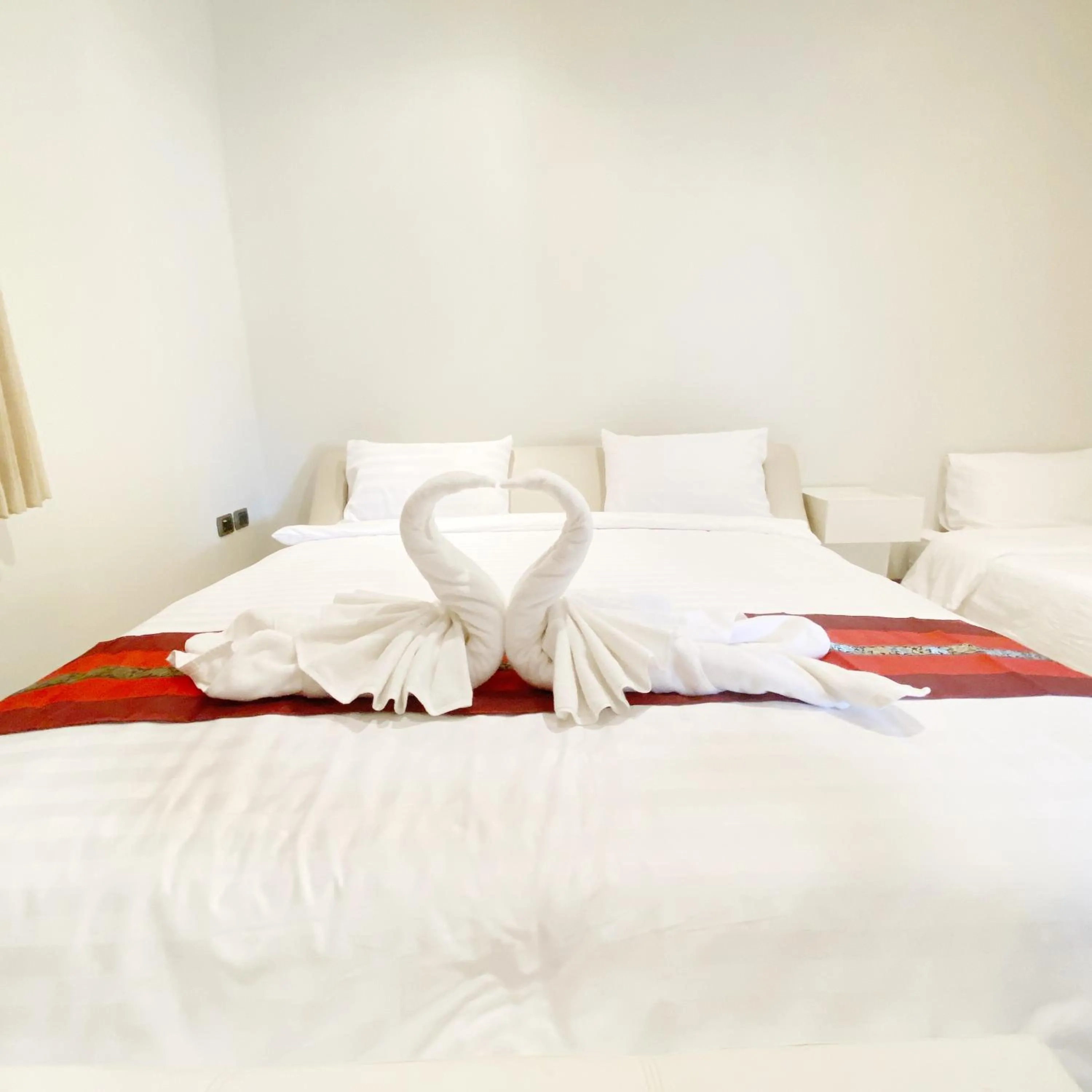 Bedroom, Bed in Sunny1 villa Pattaya