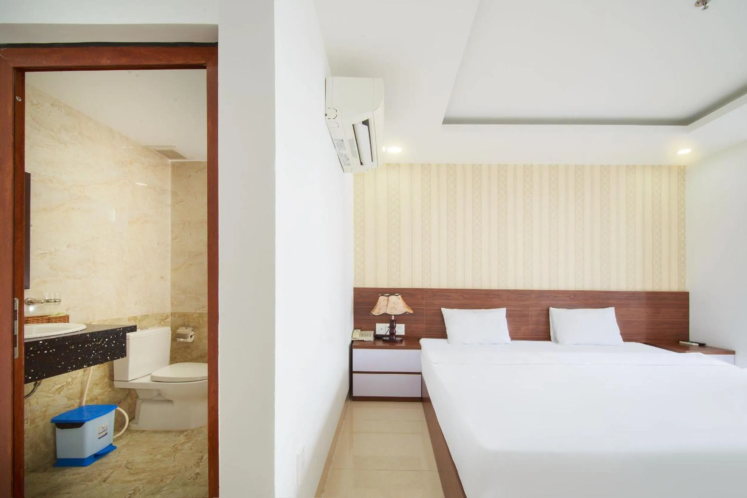 Bedroom, Bed in Ha Nhung Hotel Nha Trang