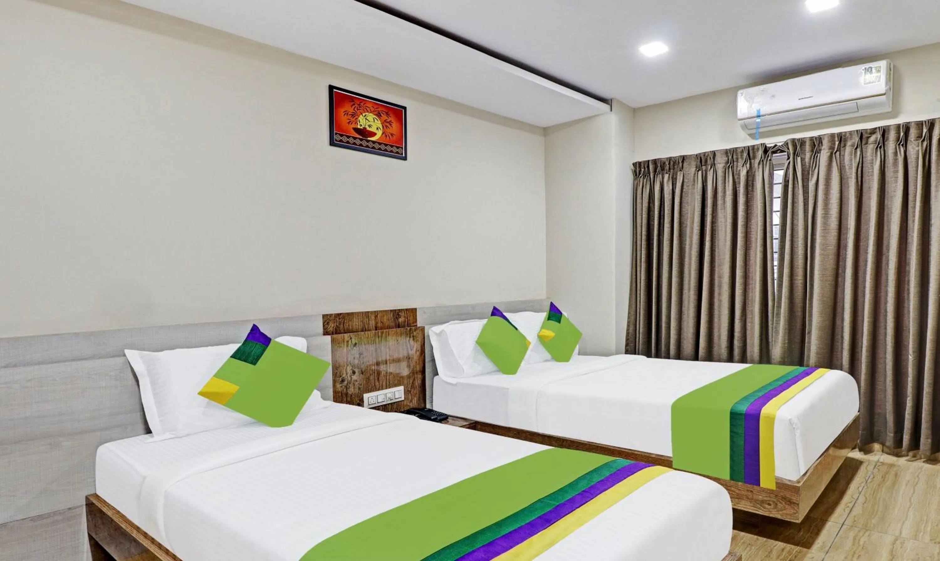 Photo of the whole room, Bed in Treebo Zion