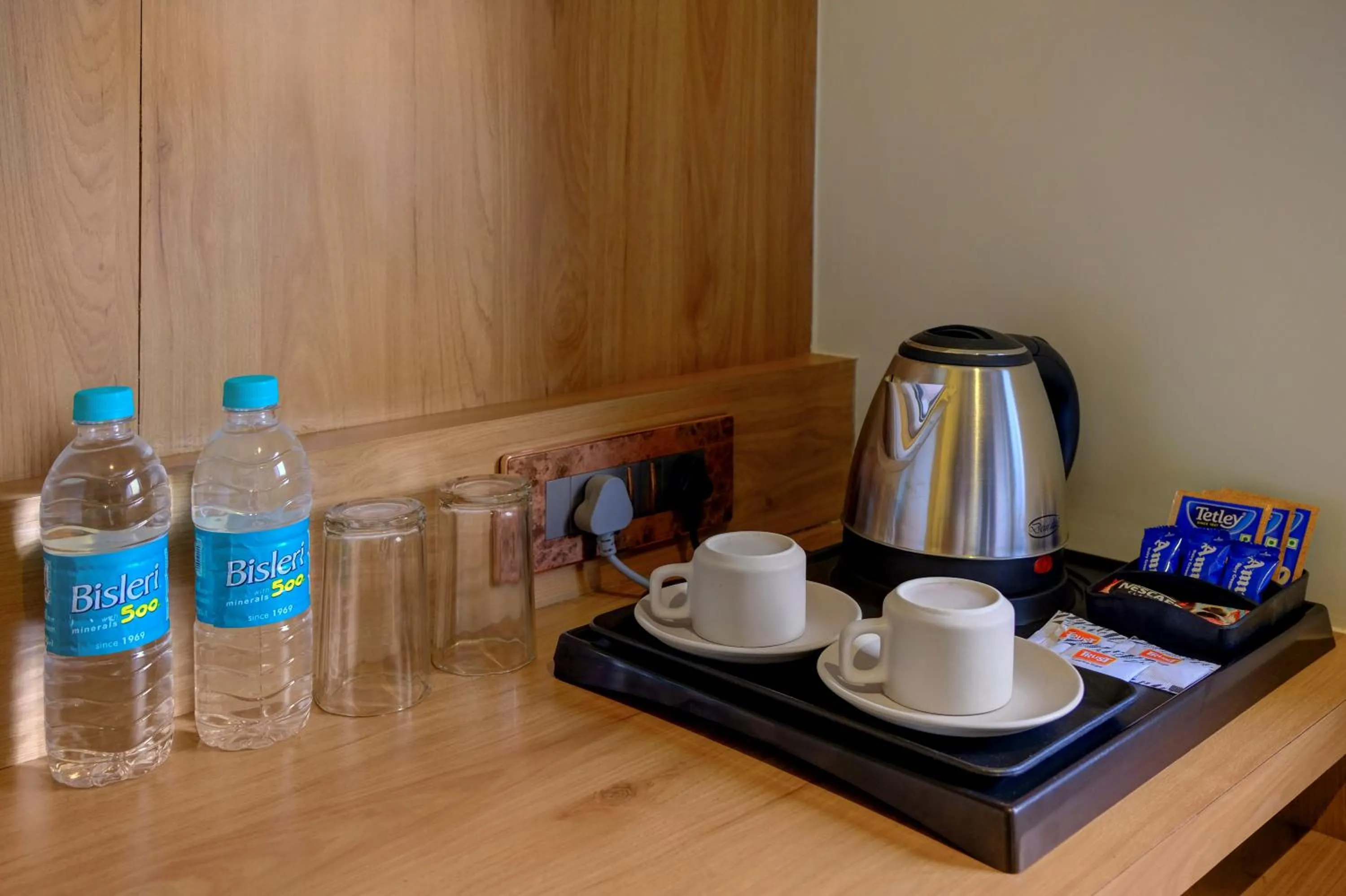 Coffee/tea facilities in Metropolis Business Hotel