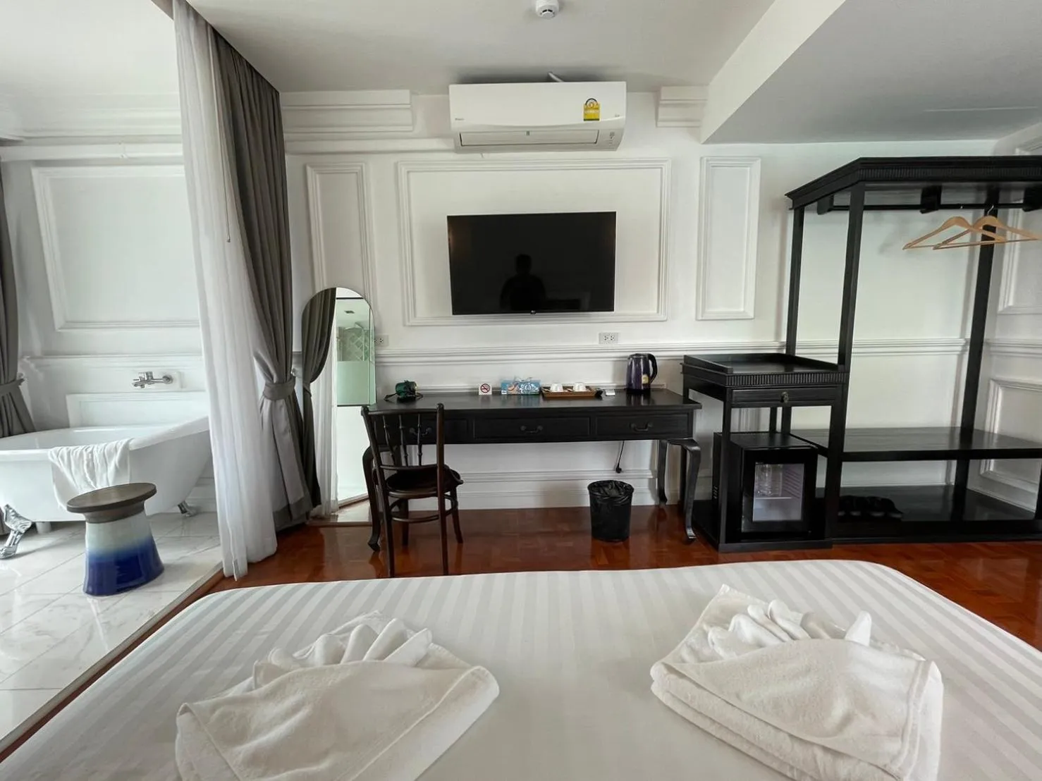 TV and multimedia in Wiang Ville Boutique Hotel