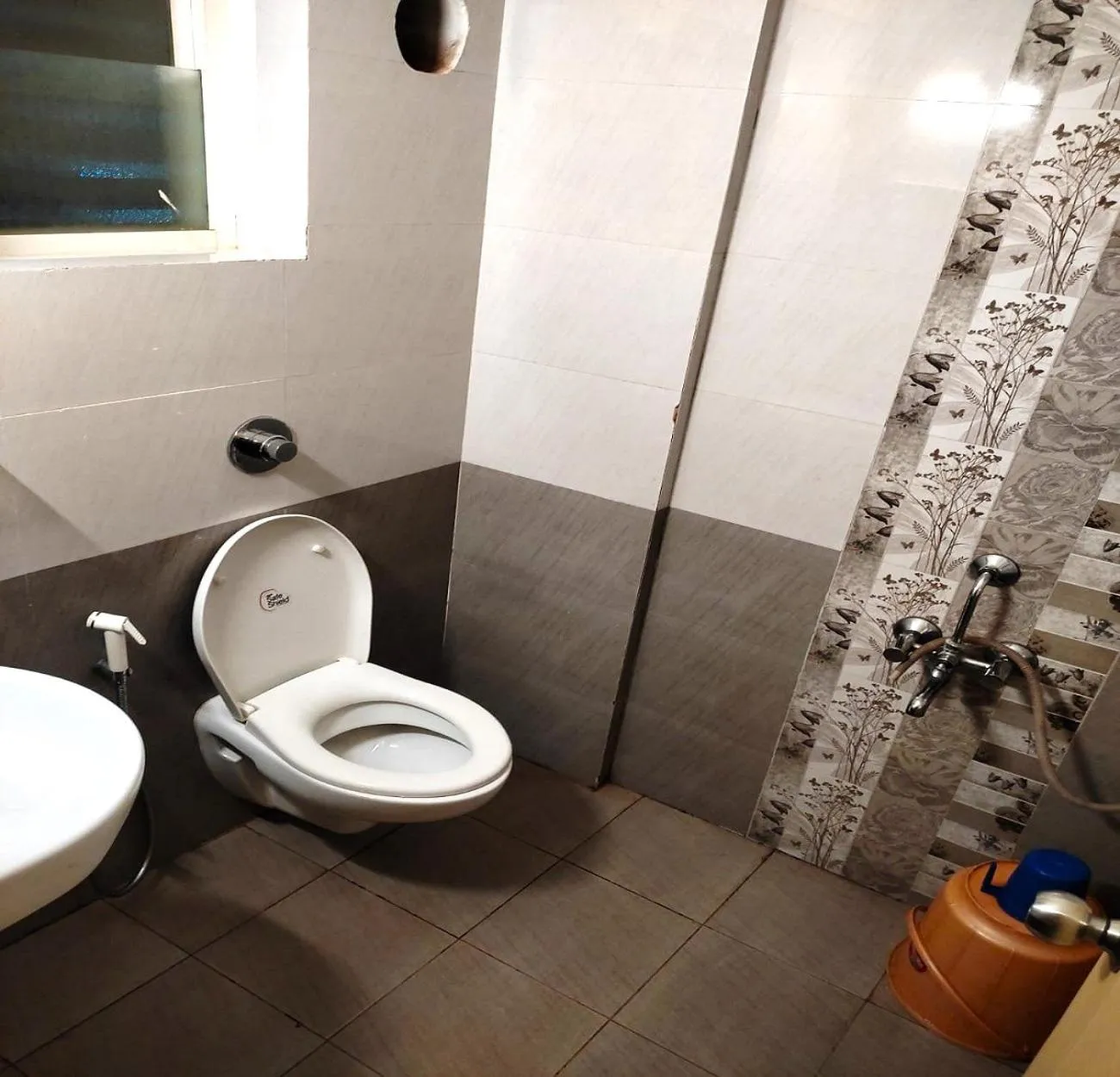 Bathroom in Hotel Radha