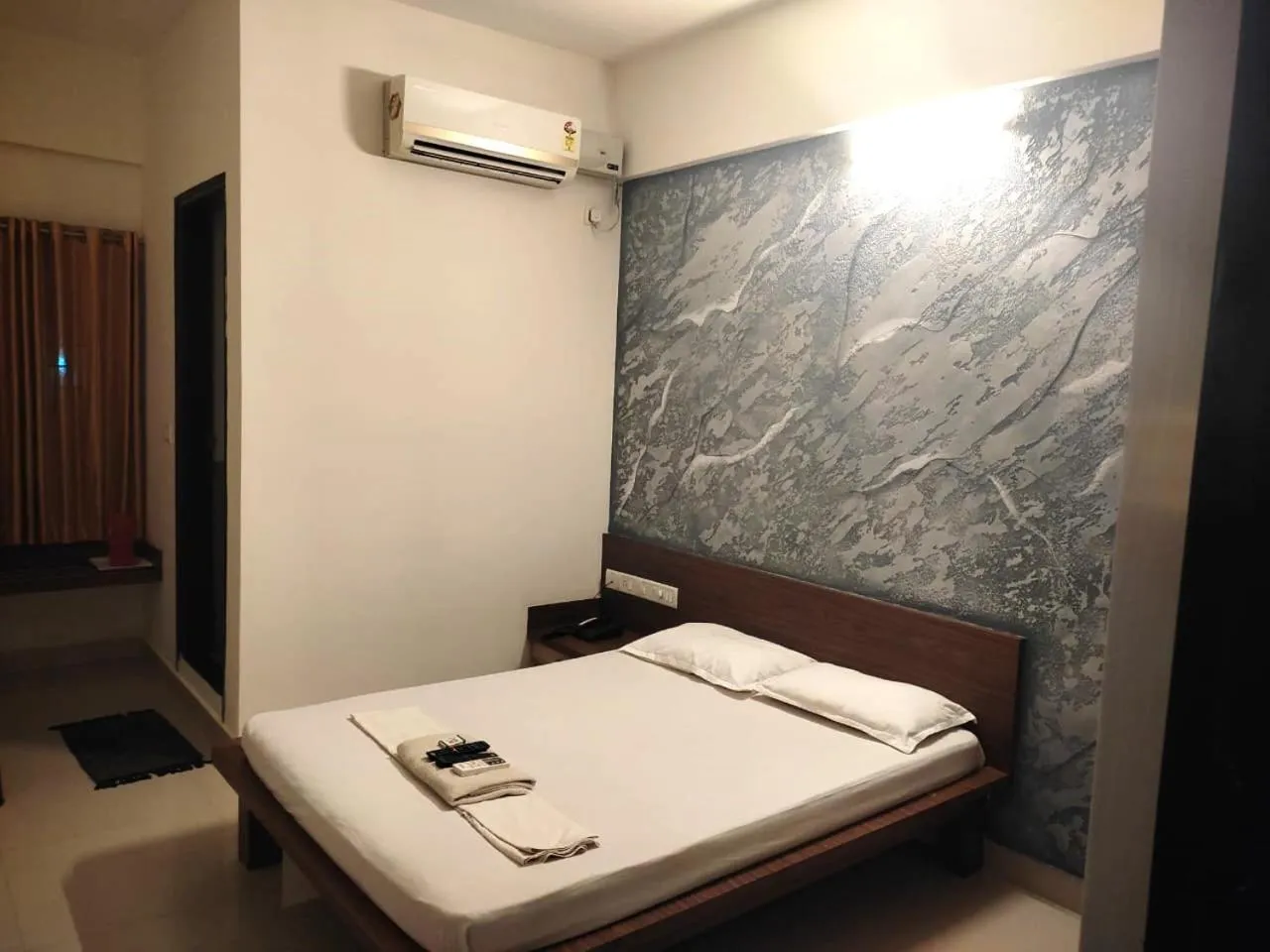 Bedroom in Hotel Radha