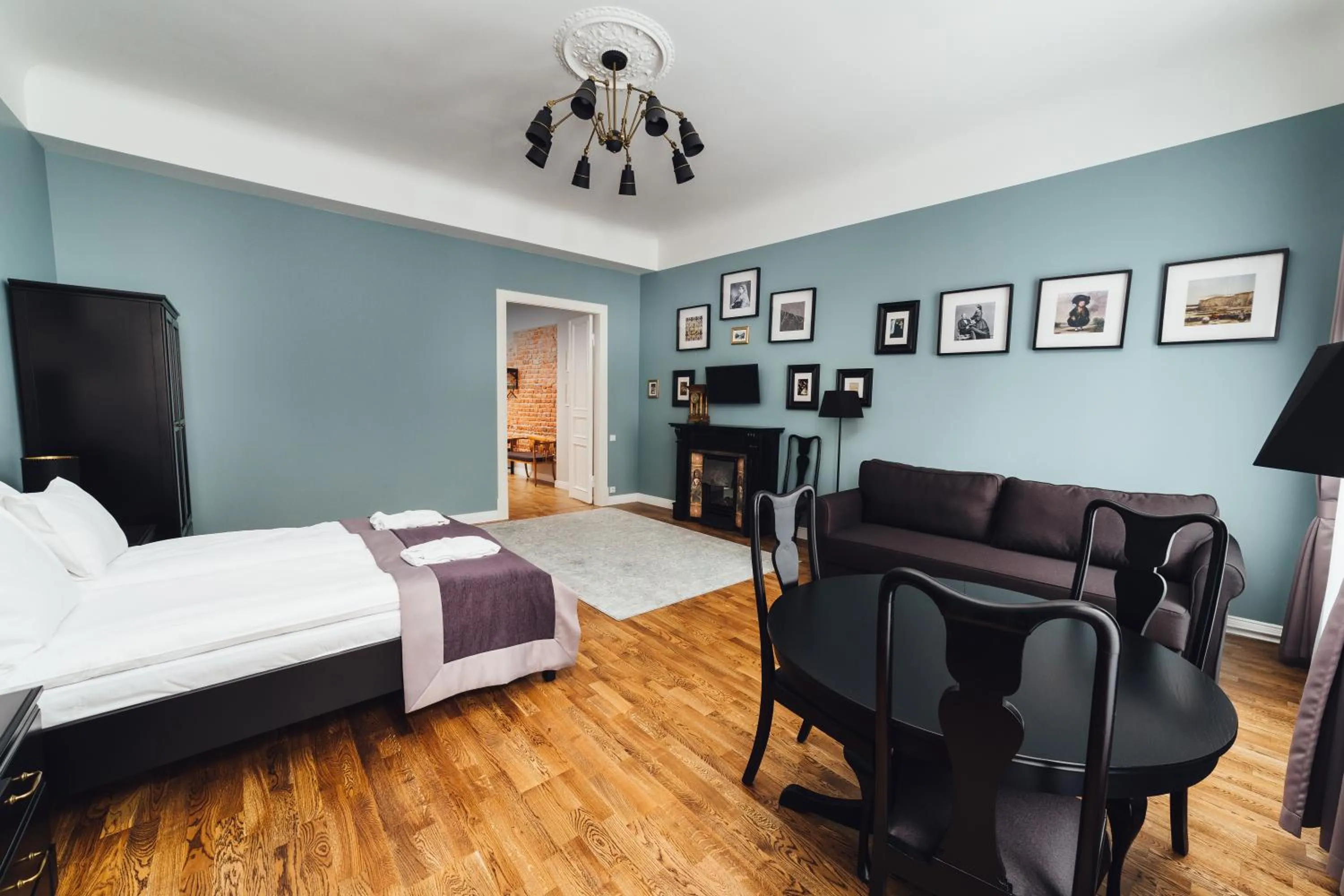 Sherlock Apartments
