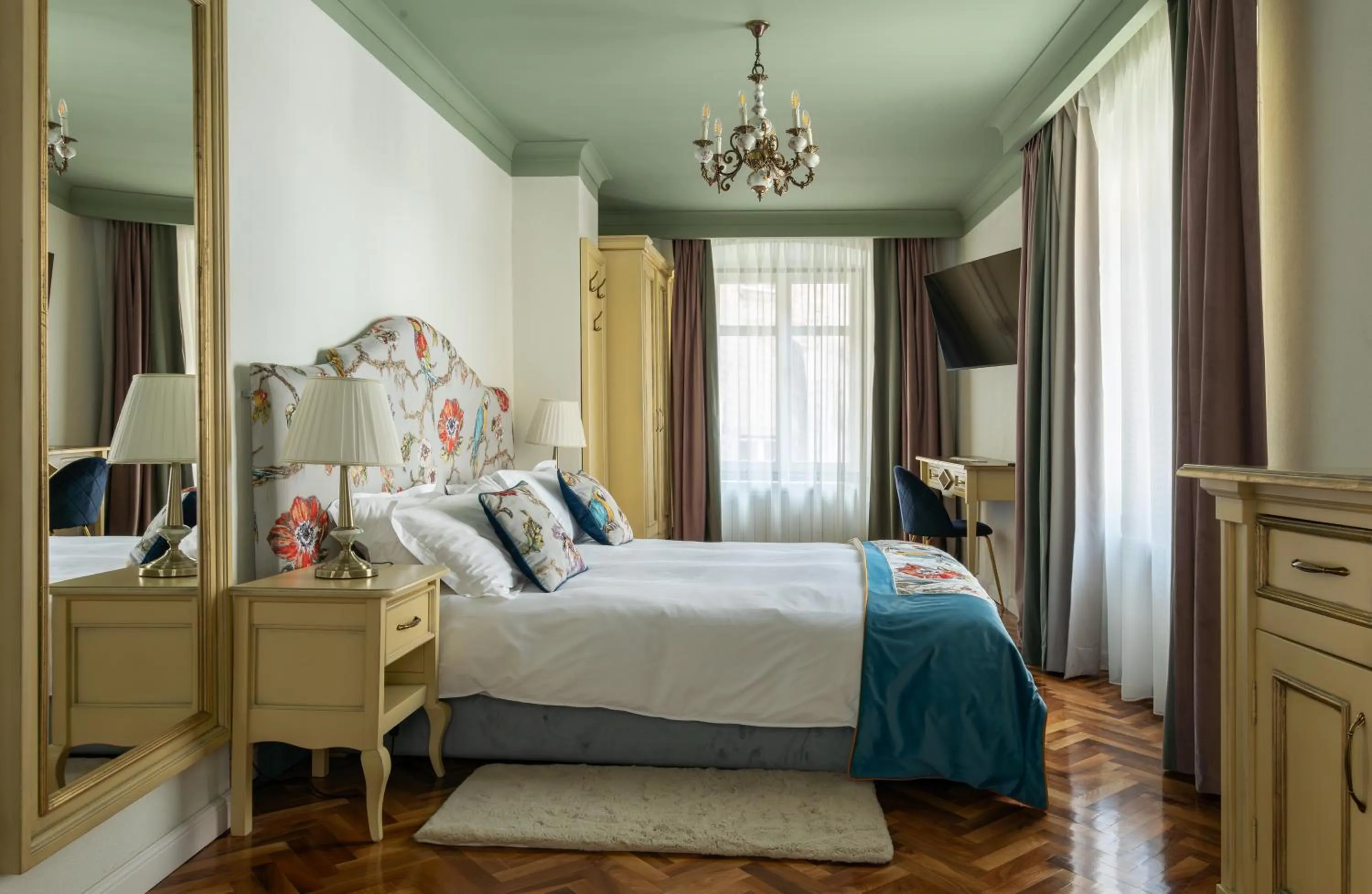 Photo of the whole room, Bed in MAGISTER seven