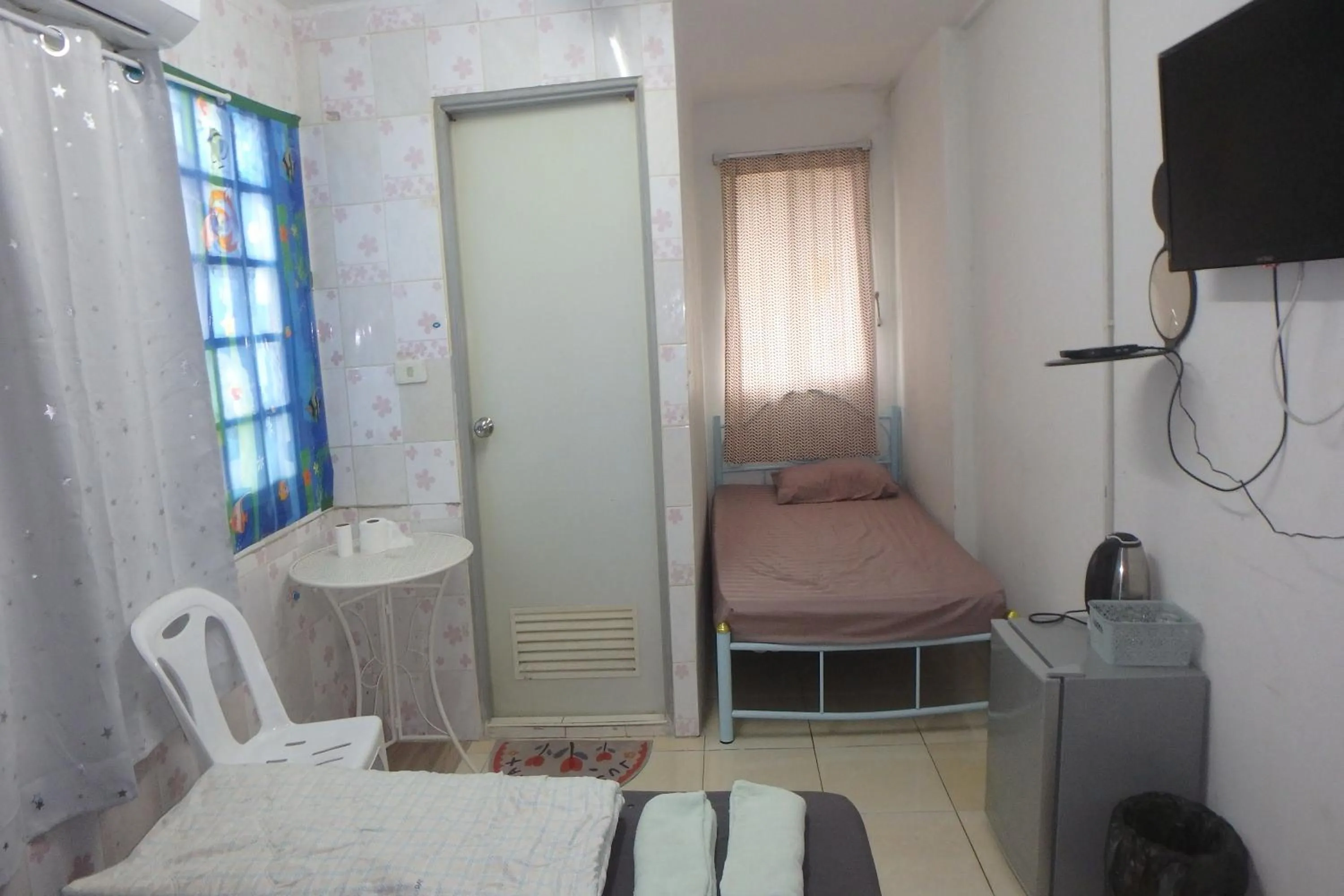 Photo of the whole room in Rama 3 Sunrise Hostel