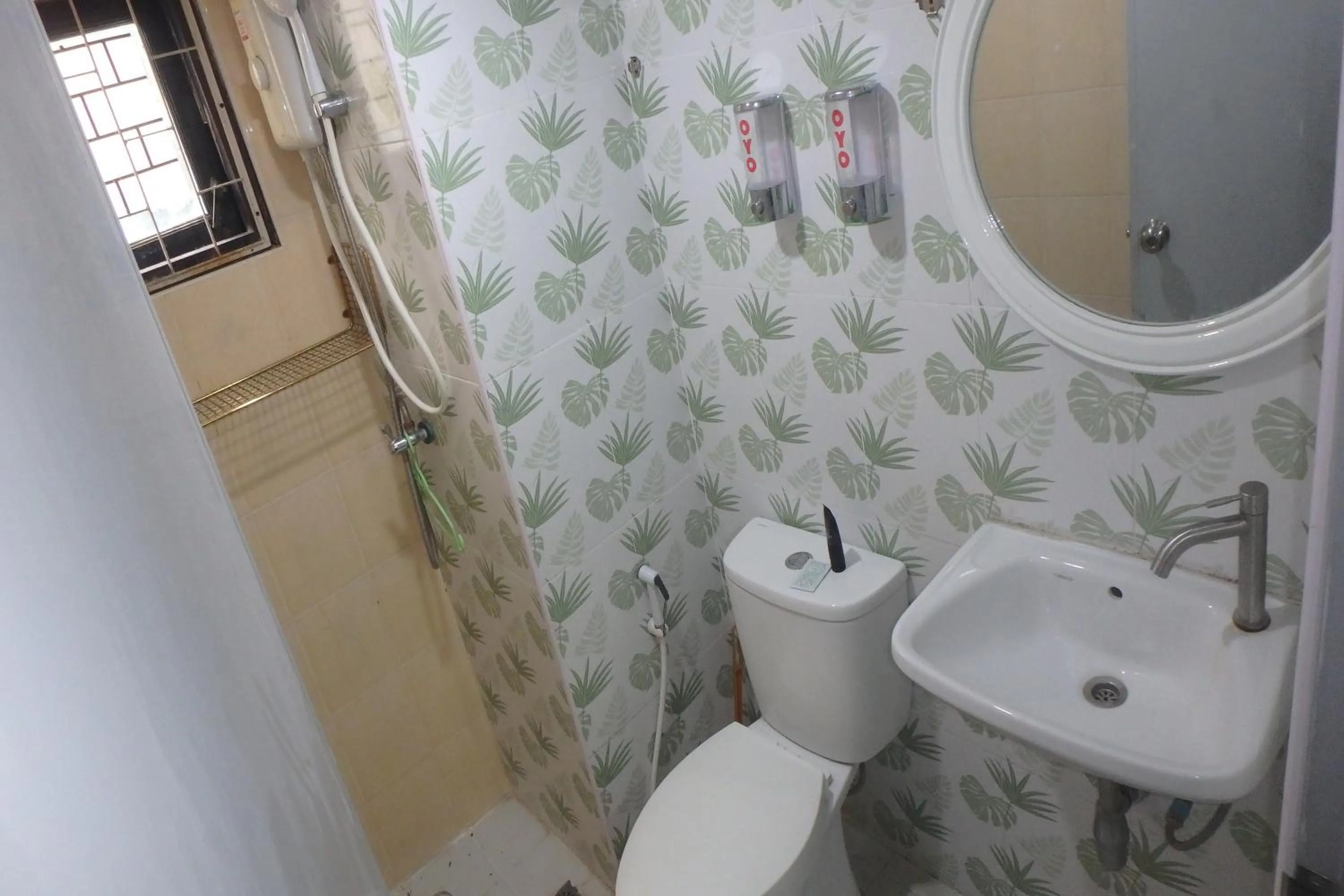 Bathroom in Rama 3 Sunrise Hostel