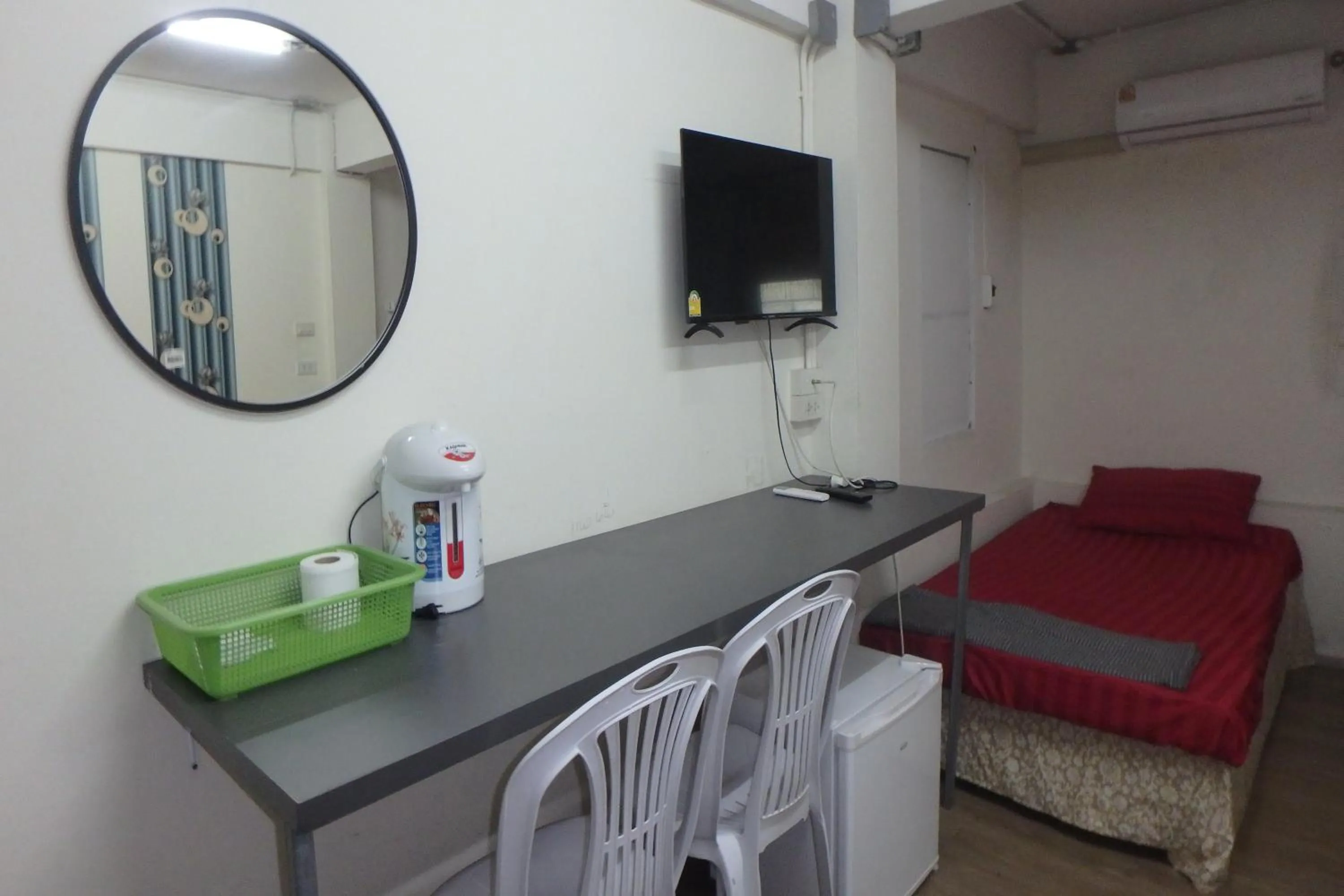 Photo of the whole room in Rama 3 Sunrise Hostel