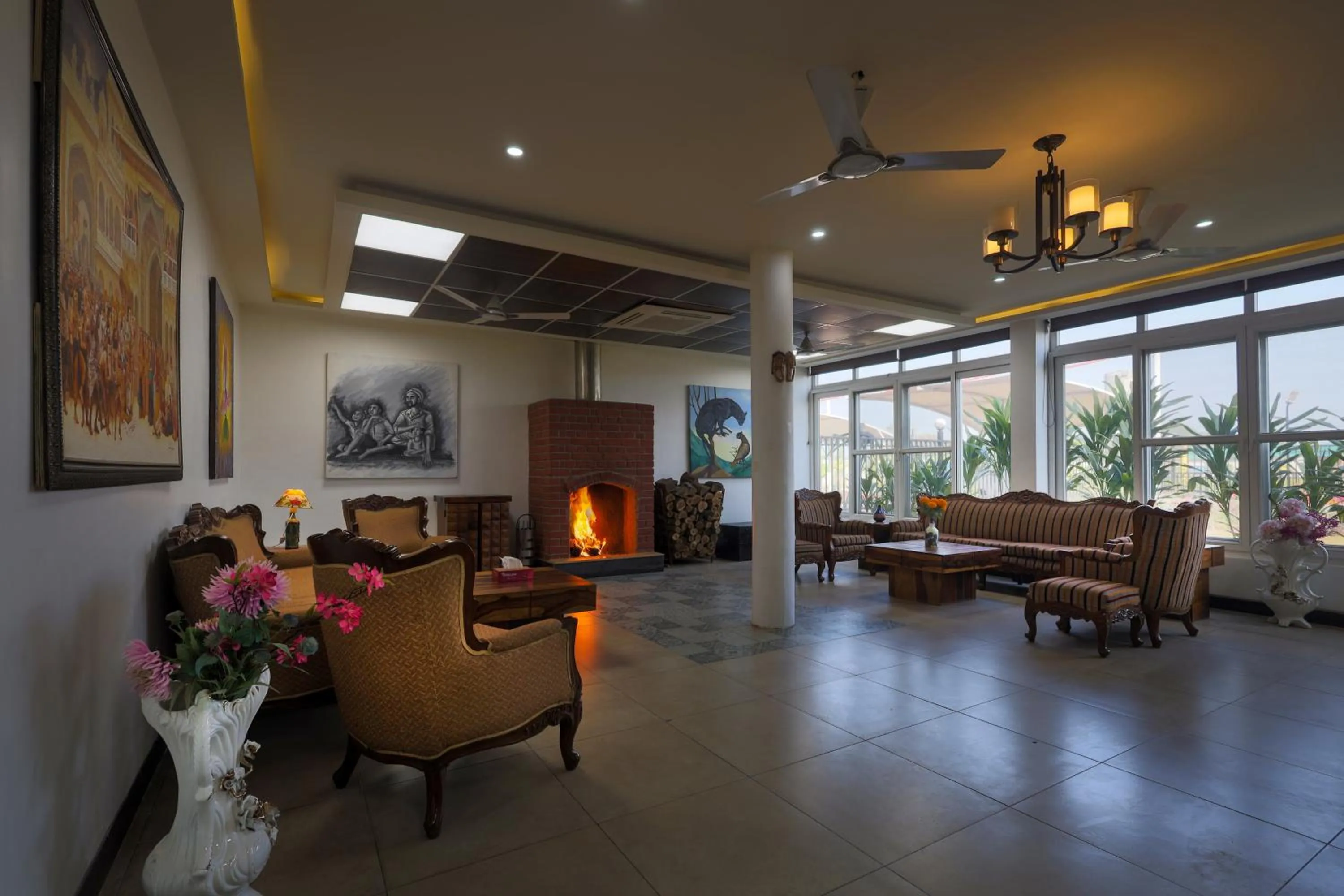 Communal lounge/ TV room in InnBox Farmstay - Rajpura Punjab