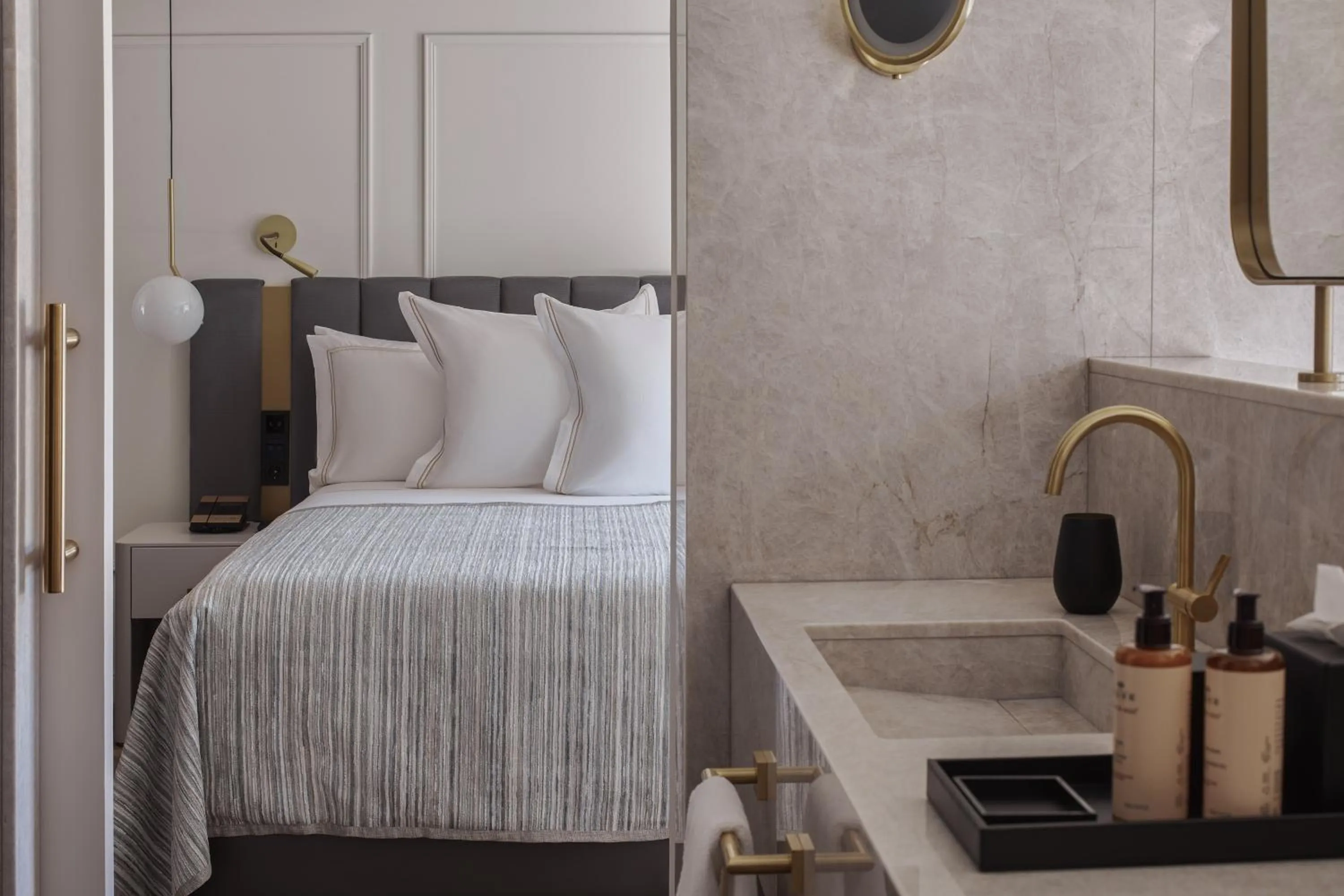 Bedroom, Bed in Hotel MIM Andorra