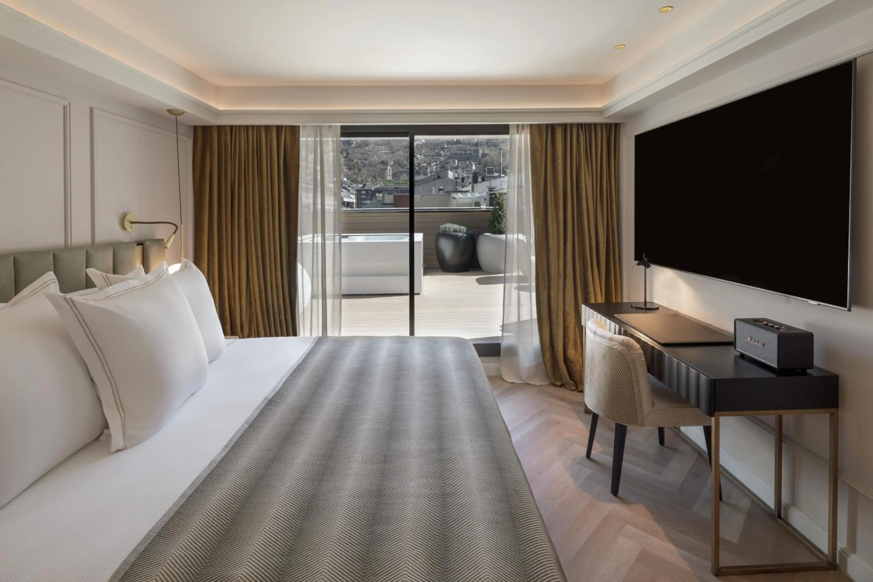 Bedroom, Bed in Hotel MIM Andorra