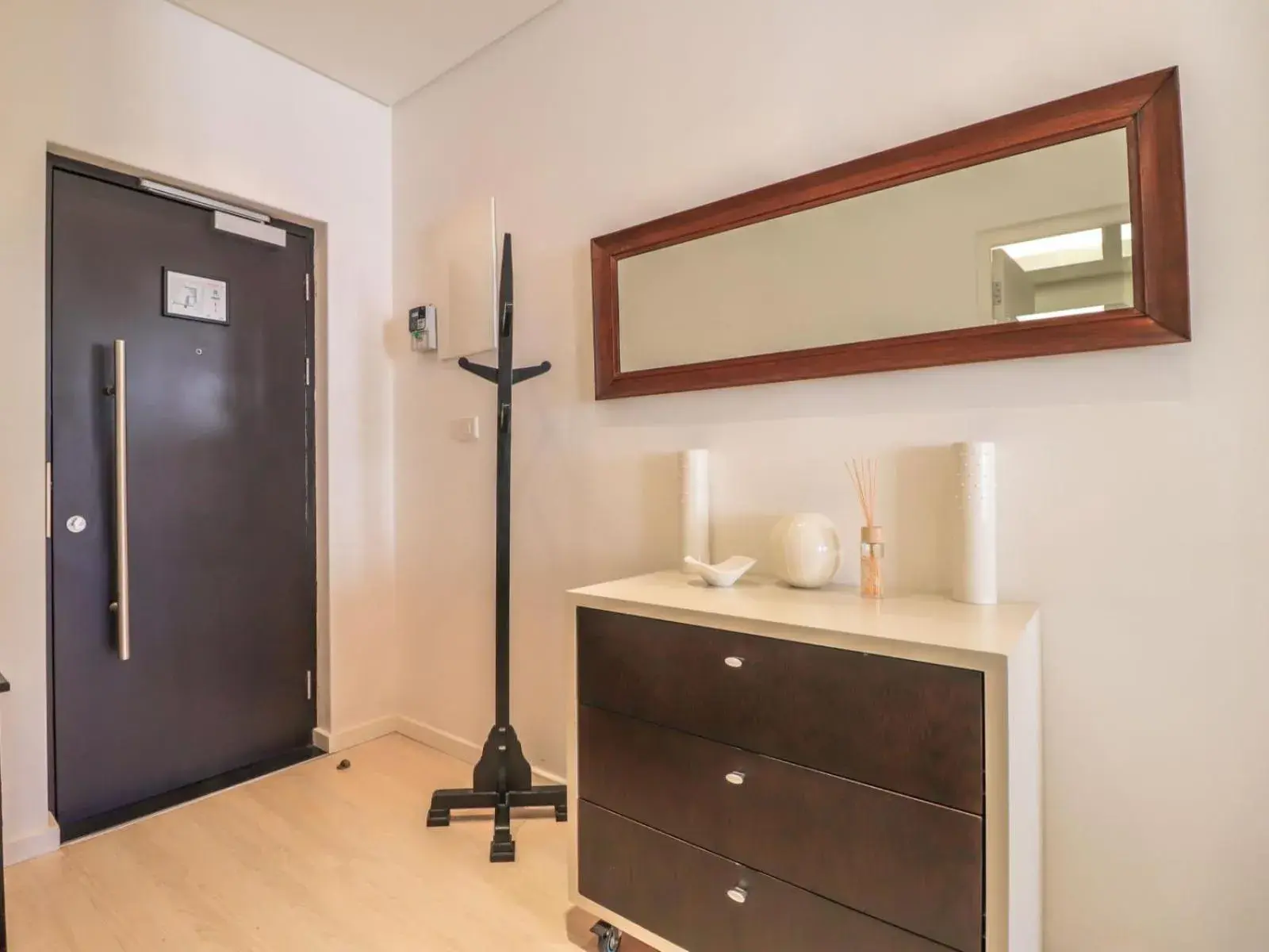 One-Bedroom Apartment in Mandela Place Apartment One-Bedroom Apartment in Mandela Place Apartment