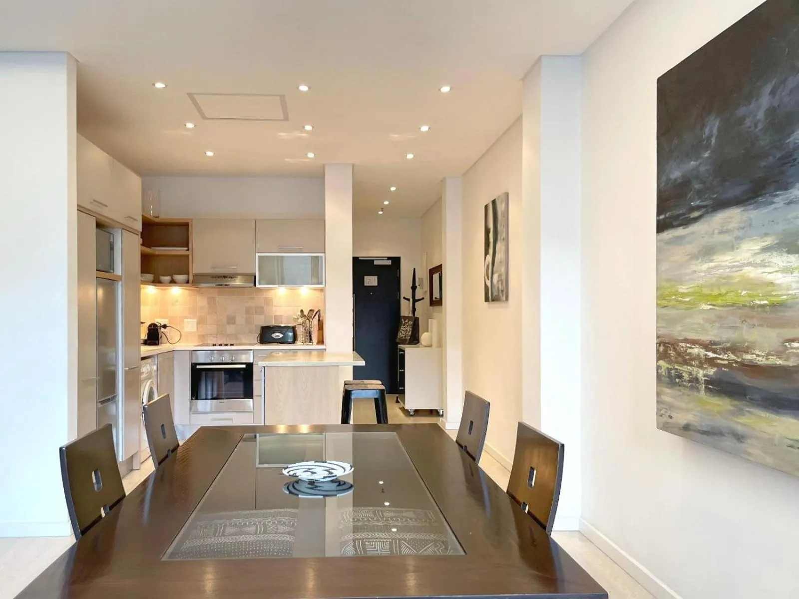 One-Bedroom Apartment in Mandela Place Apartment