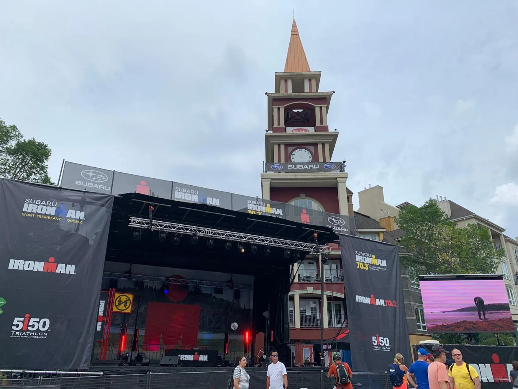 Studio with king bed, sofa bed and terrace Mont-Tremblant