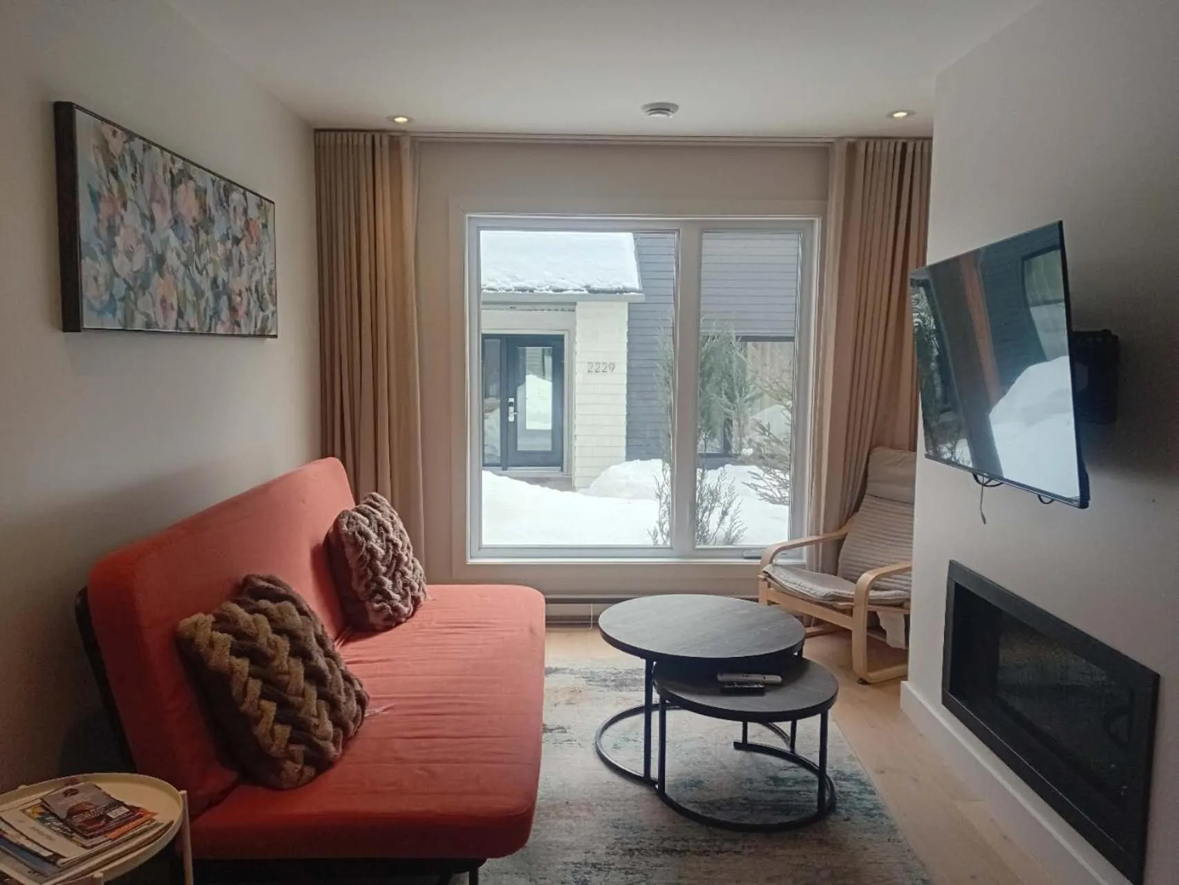 Living room in Studio with king bed, sofa bed and terrace Mont-Tremblant