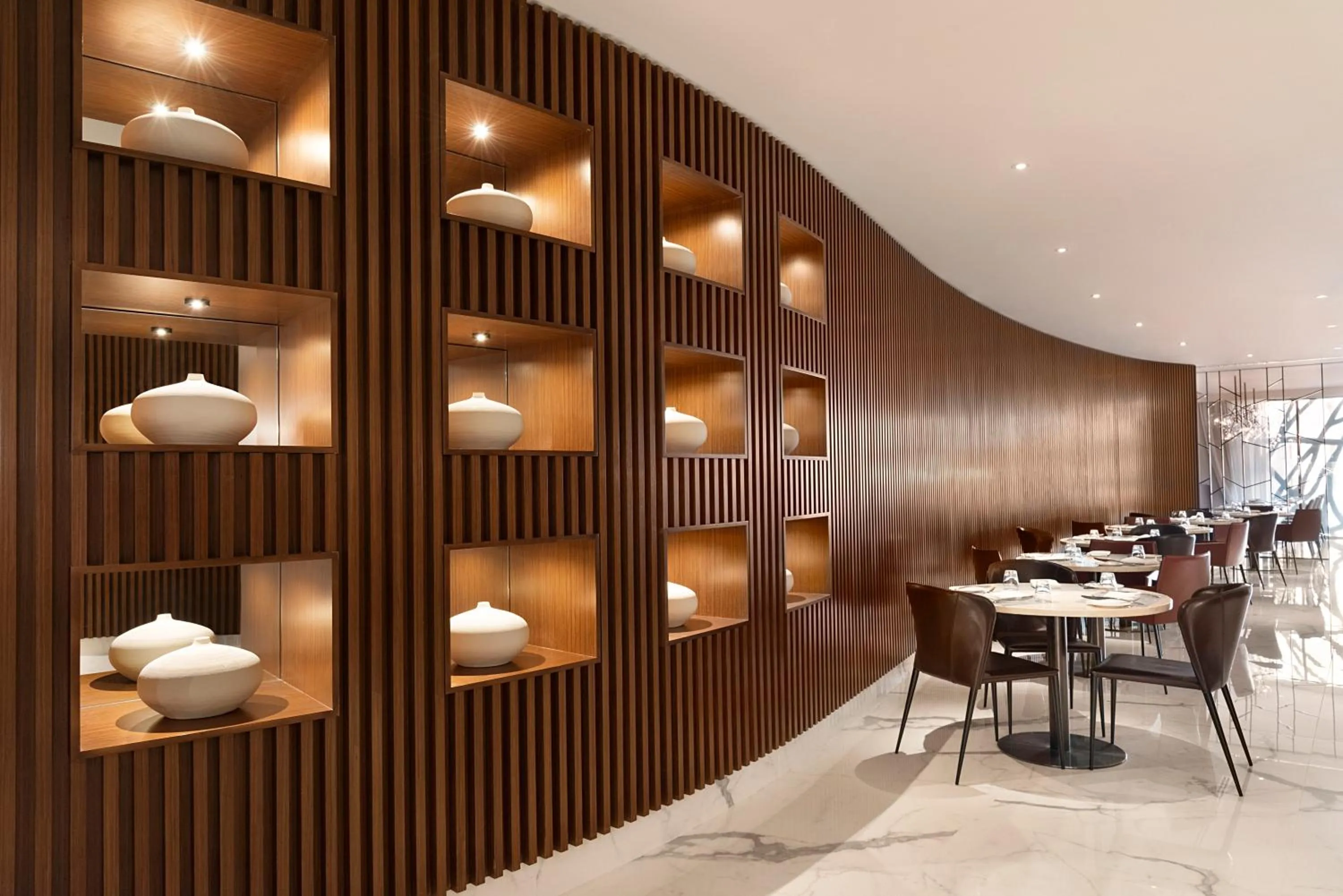 Restaurant/places to eat in Asiana Grand Hotel