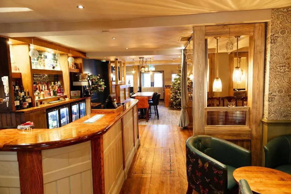 Lounge or bar in Three Horseshoes, Bubbenhall