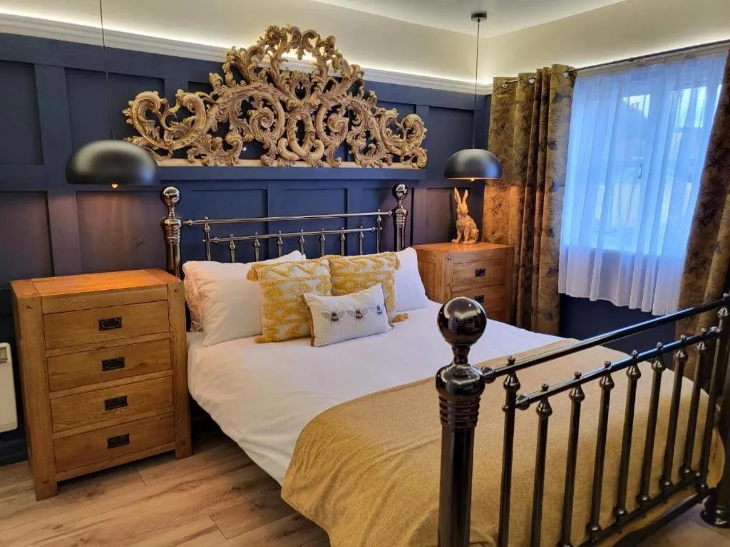 Bedroom, Bed in Three Horseshoes, Bubbenhall